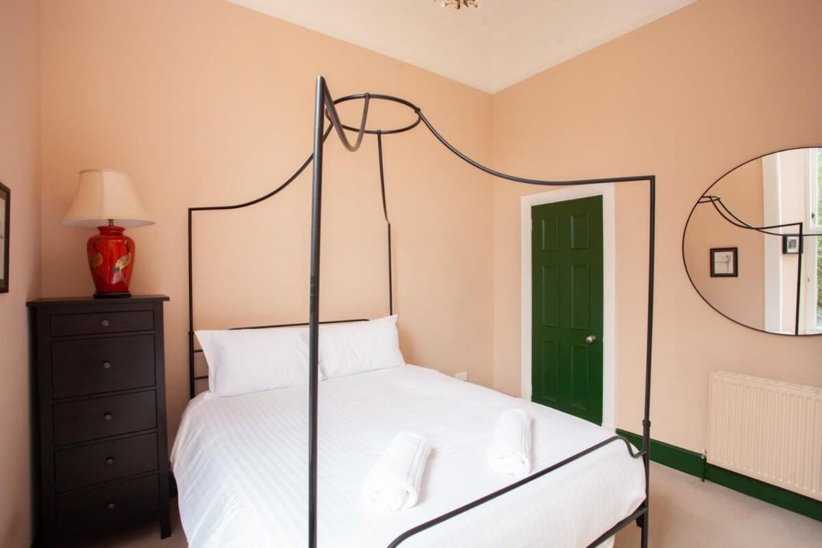 Bright Spacious 3 Bed Flat Apartment