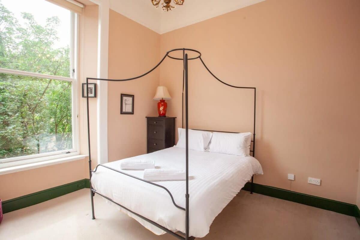 Bright Spacious 3 Bed Flat