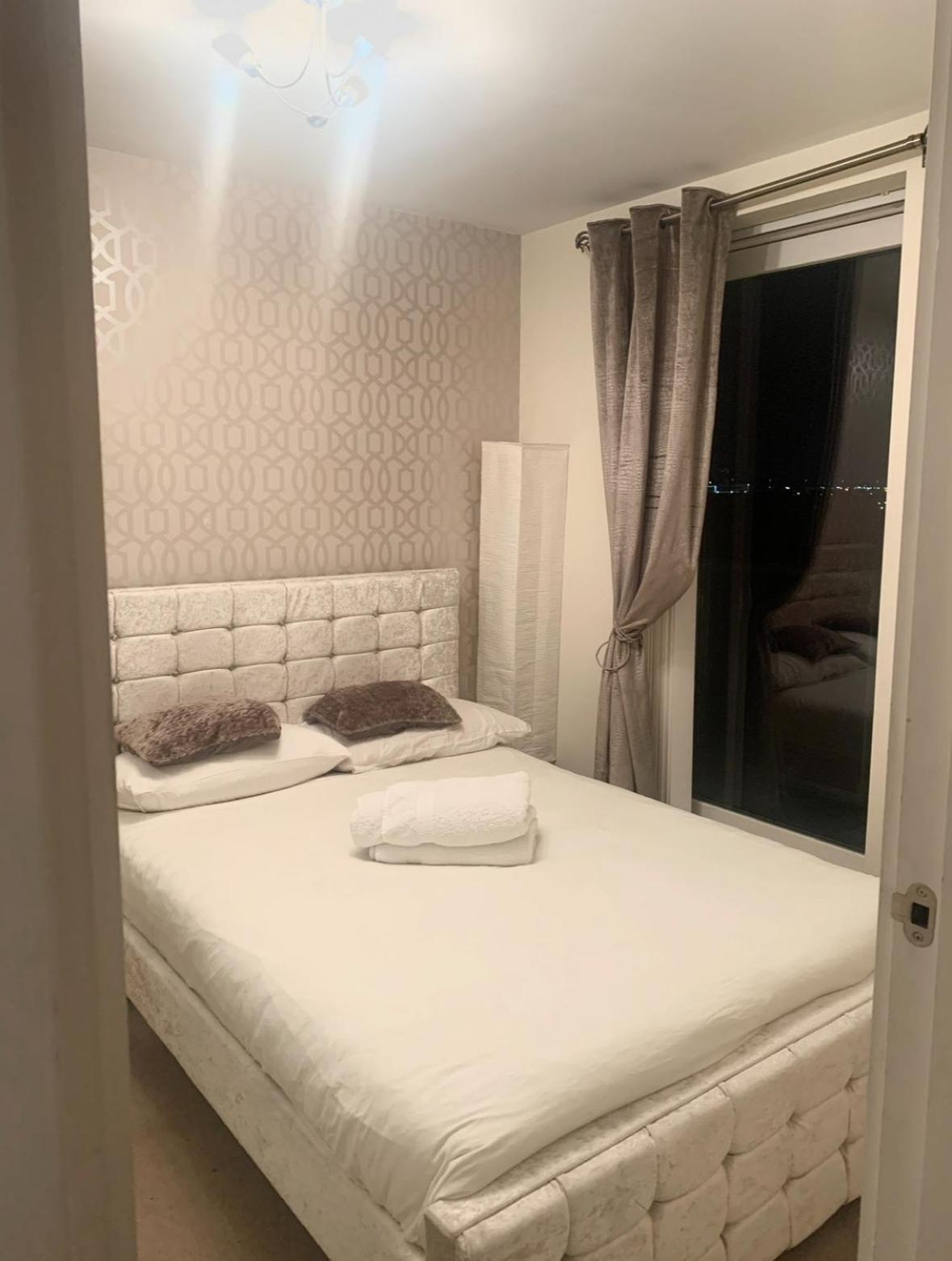 Water View Harbour Apartment Glasgow