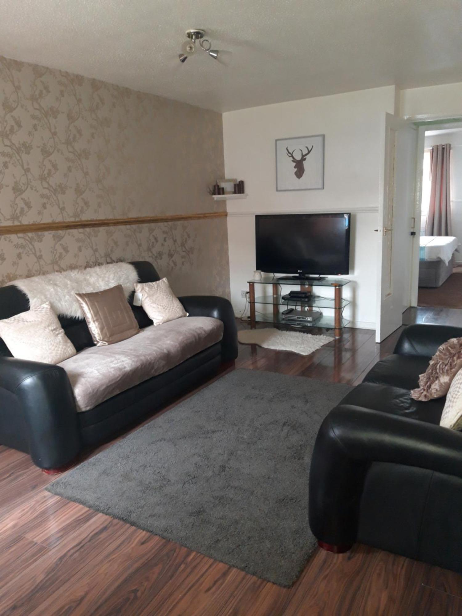 Hardgate Gardens Apartment *