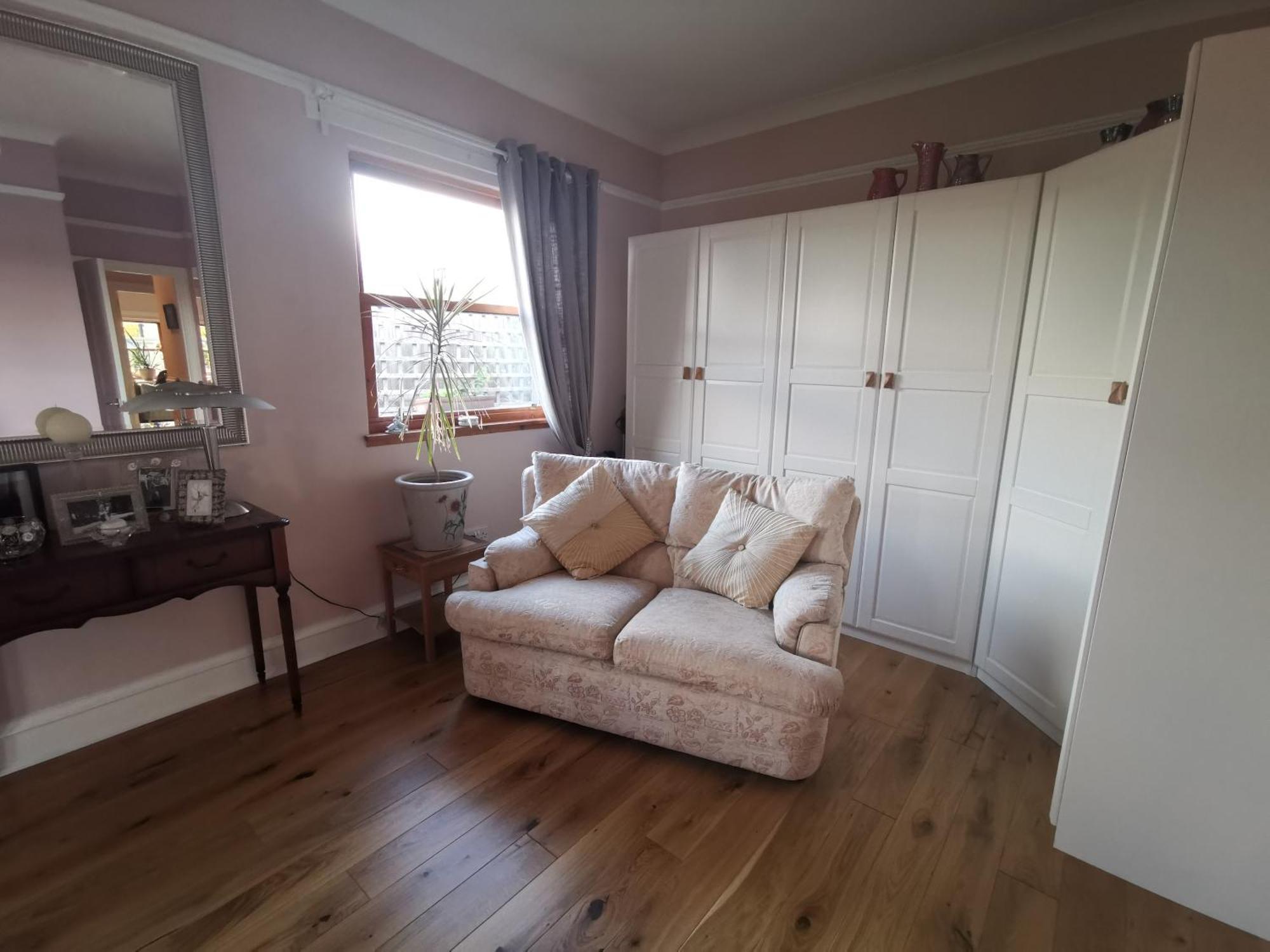 Beautiful Self Contained With Garden Glasgow