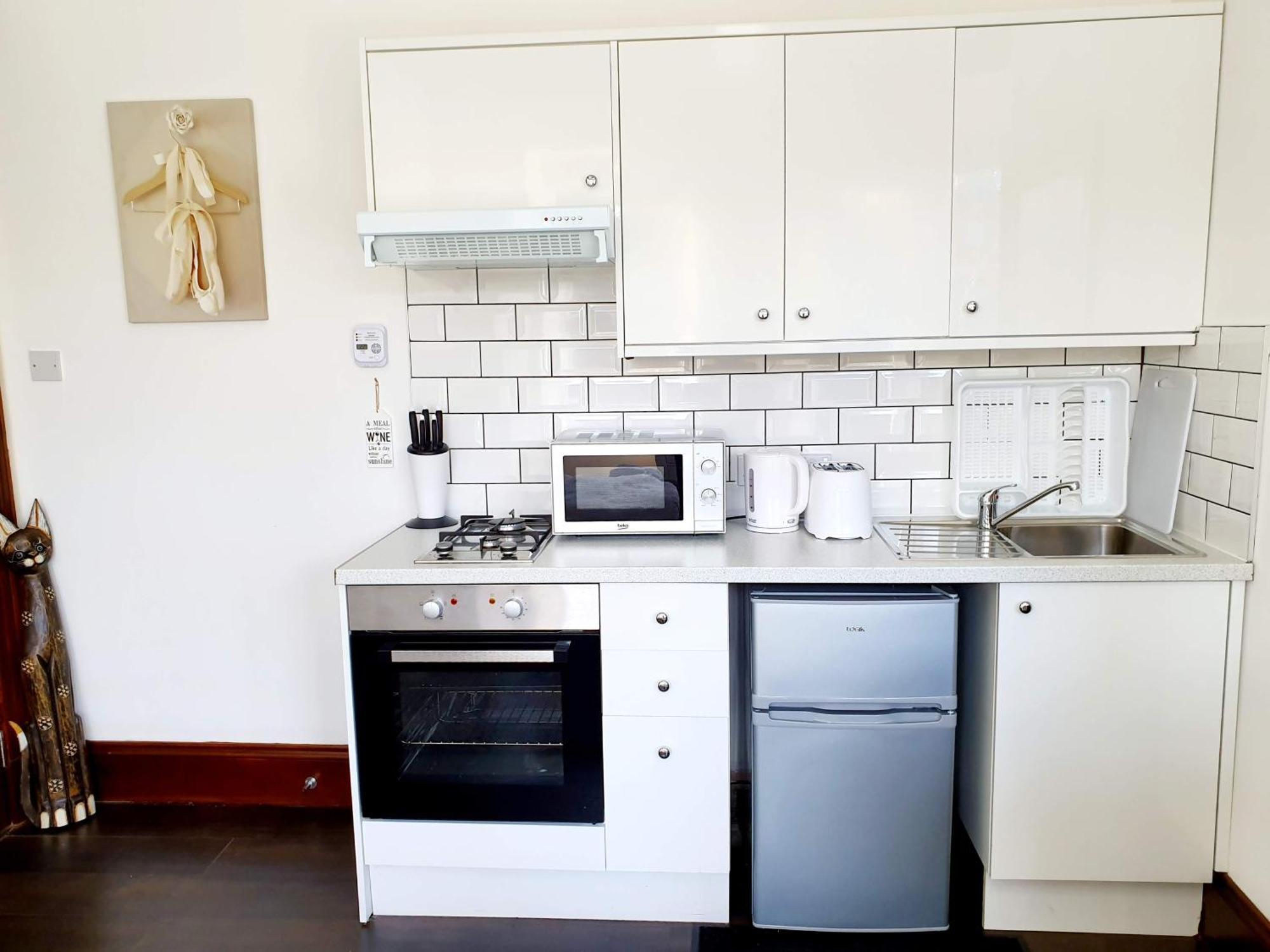 Studio Paisley Road West Apartment