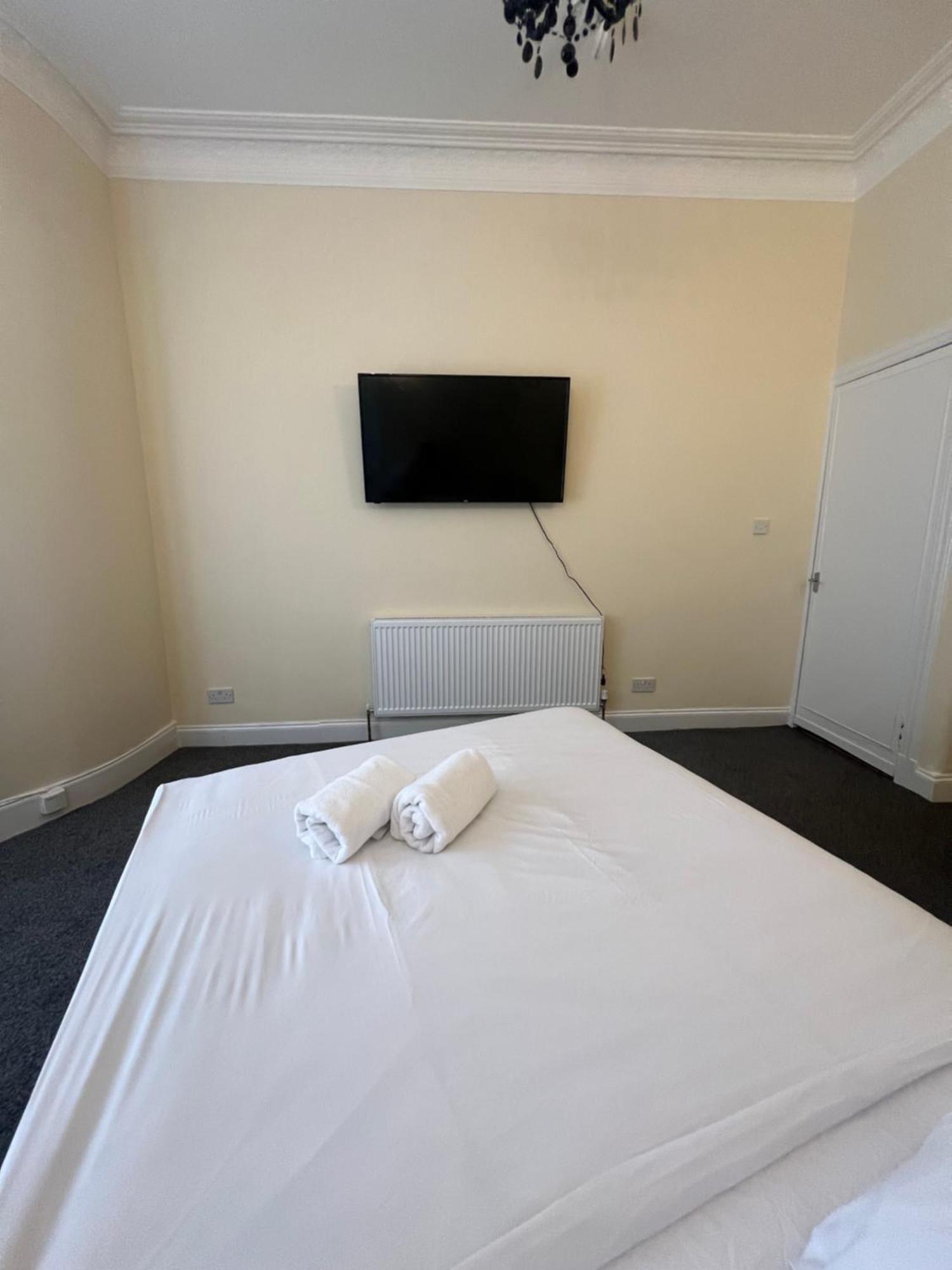 South 2 Bedroom Apartment *