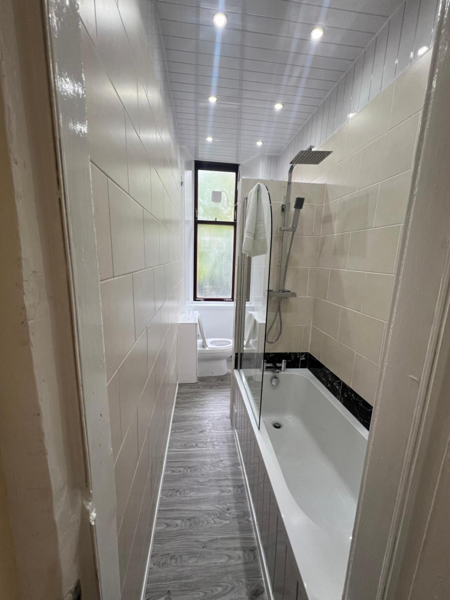 South 2 Bedroom Apartment Glasgow