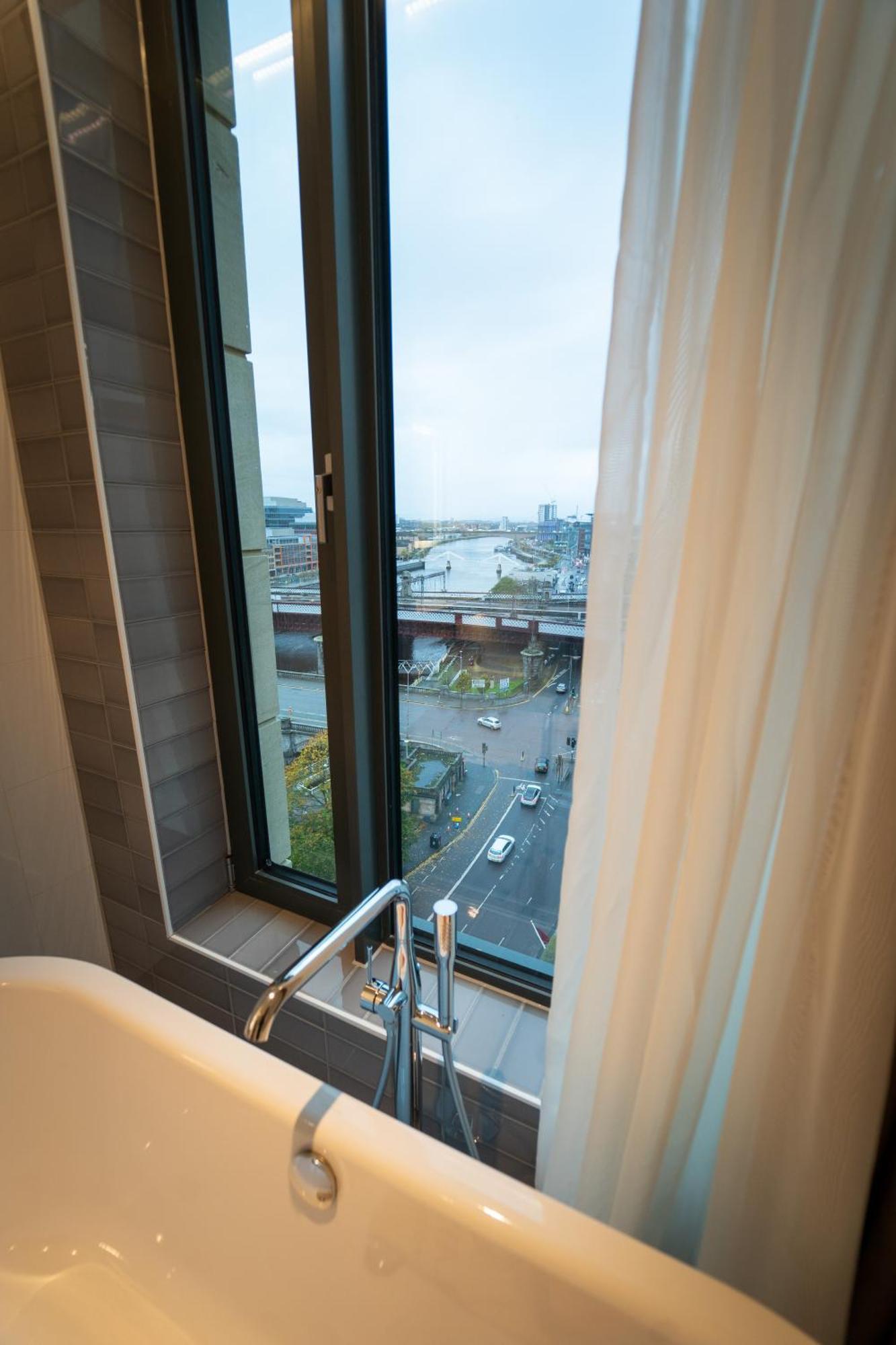 Clayton Hotel 4*