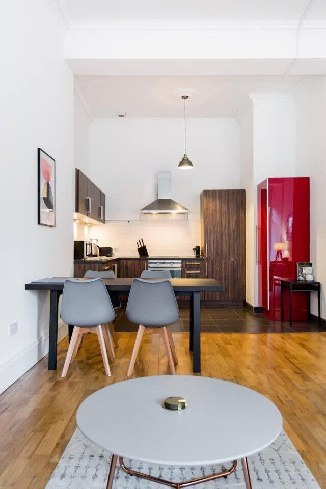 Incredible Contemporary Flat In Heart Of West End Apartment Glasgow