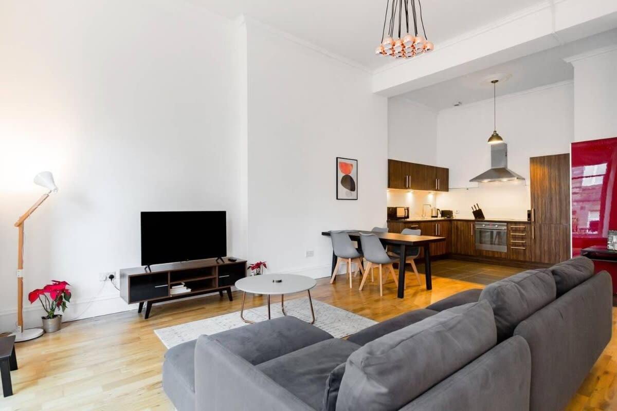 Incredible Contemporary Flat In Heart Of West End Apartment Glasgow