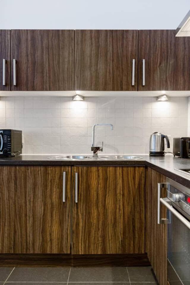 Incredible Contemporary Flat In Heart Of West End Glasgow