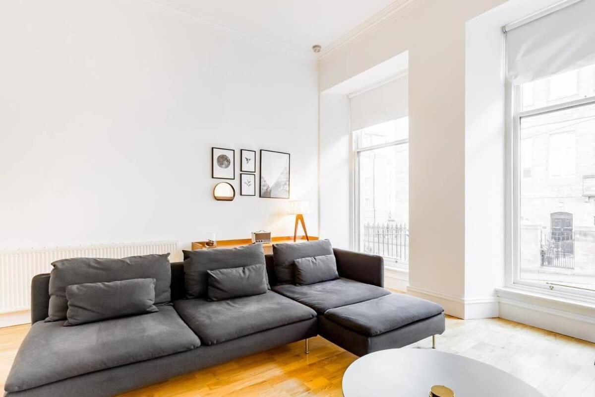 Incredible Contemporary Flat In Heart Of West End * Glasgow