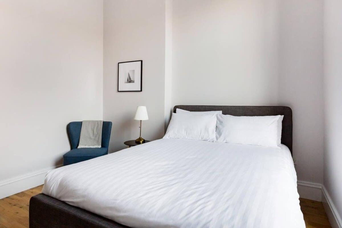 Incredible Contemporary Flat In Heart Of West End Apartment Glasgow