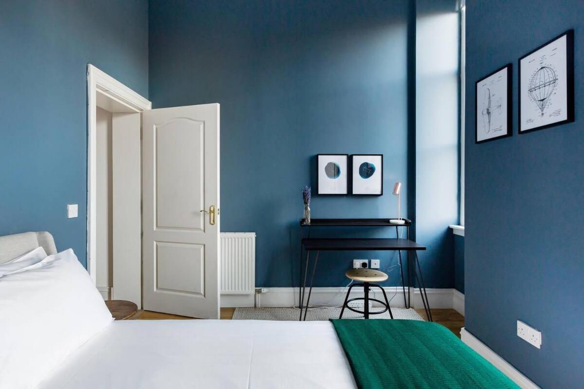 Incredible Contemporary Flat In Heart Of West End
