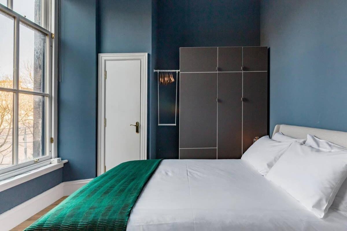 Apartment Incredible Contemporary Flat In Heart Of West End *