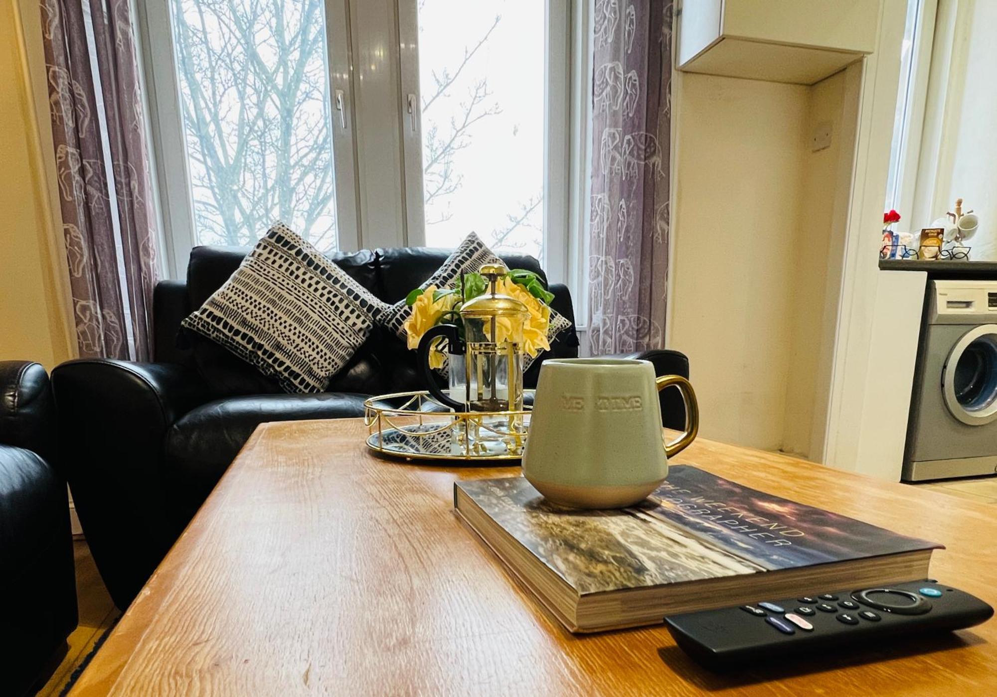 Apartment Cozy 2 Bed Just Minutes From Airport *