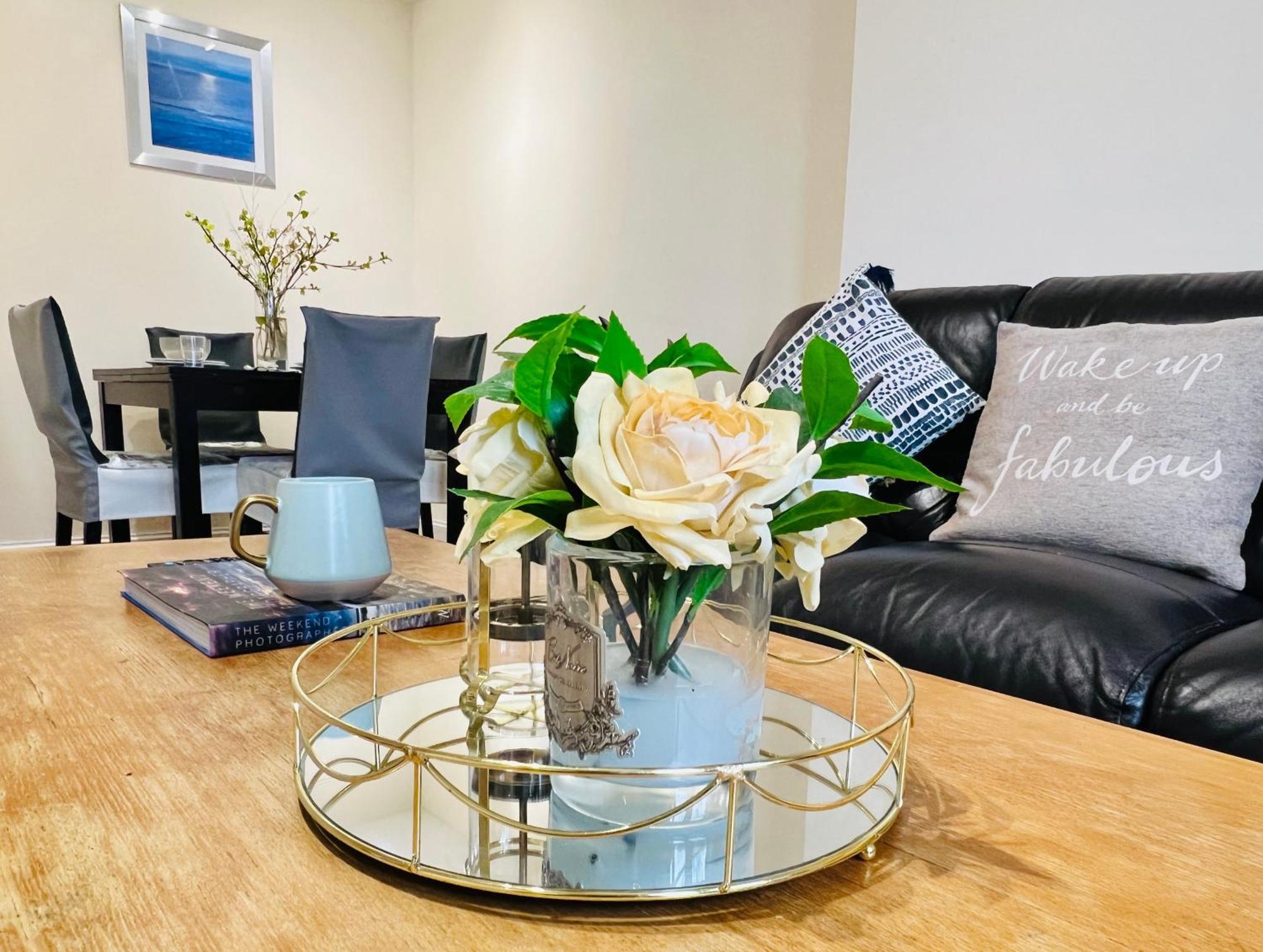 Cozy 2 Bed Just Minutes From Airport *