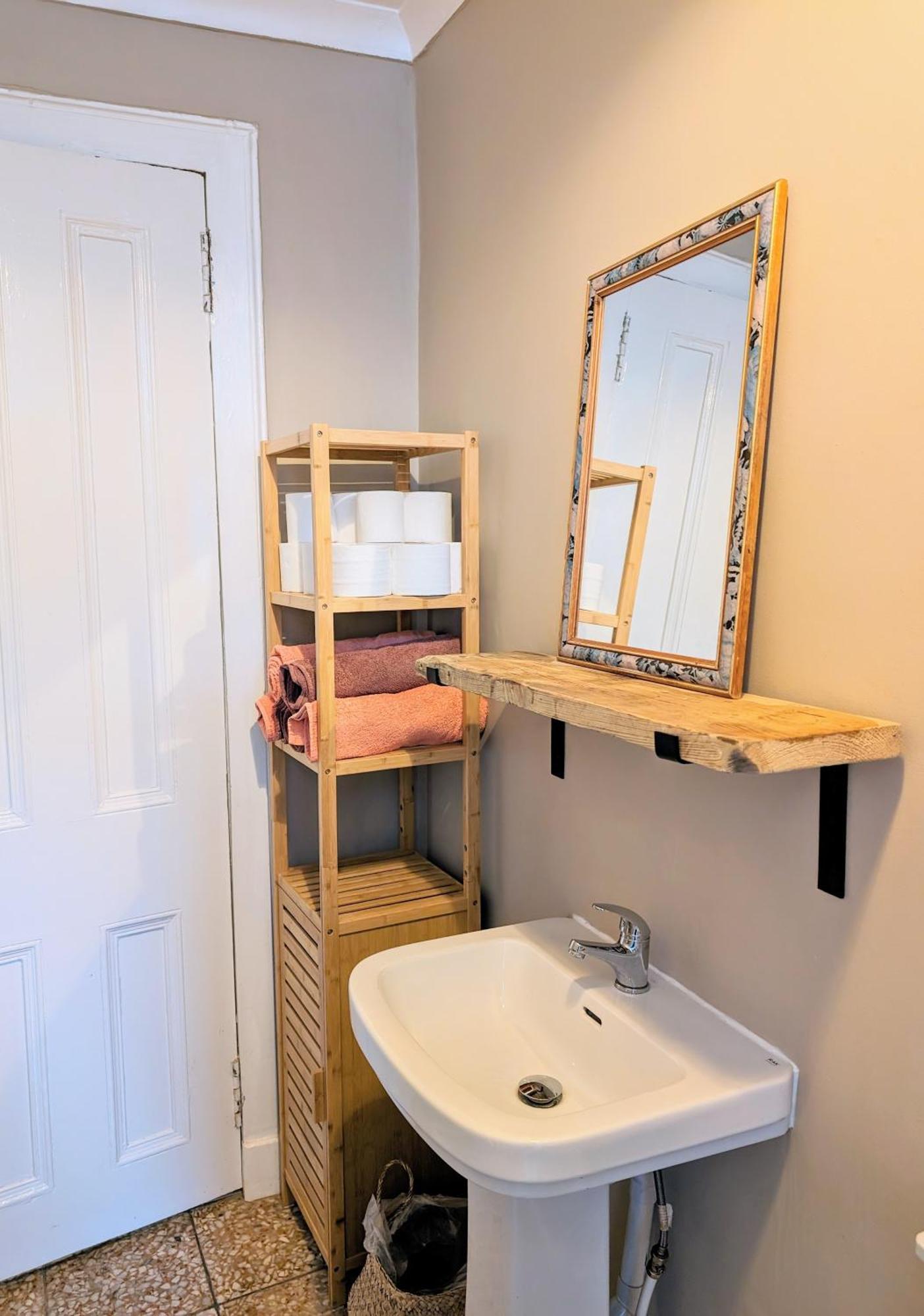 Victorian In Pollokshields Apartment Glasgow