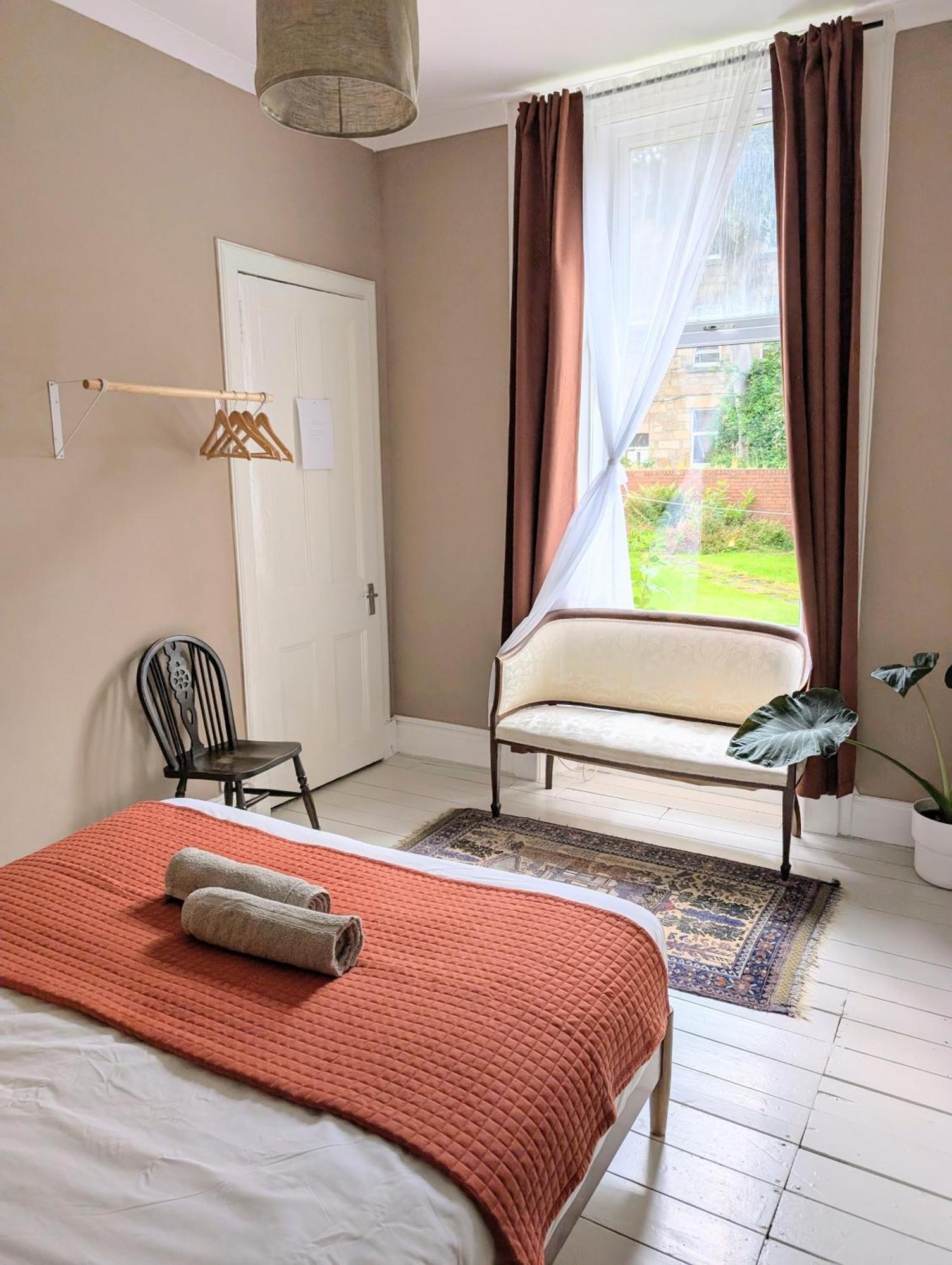 Victorian In Pollokshields Apartment *