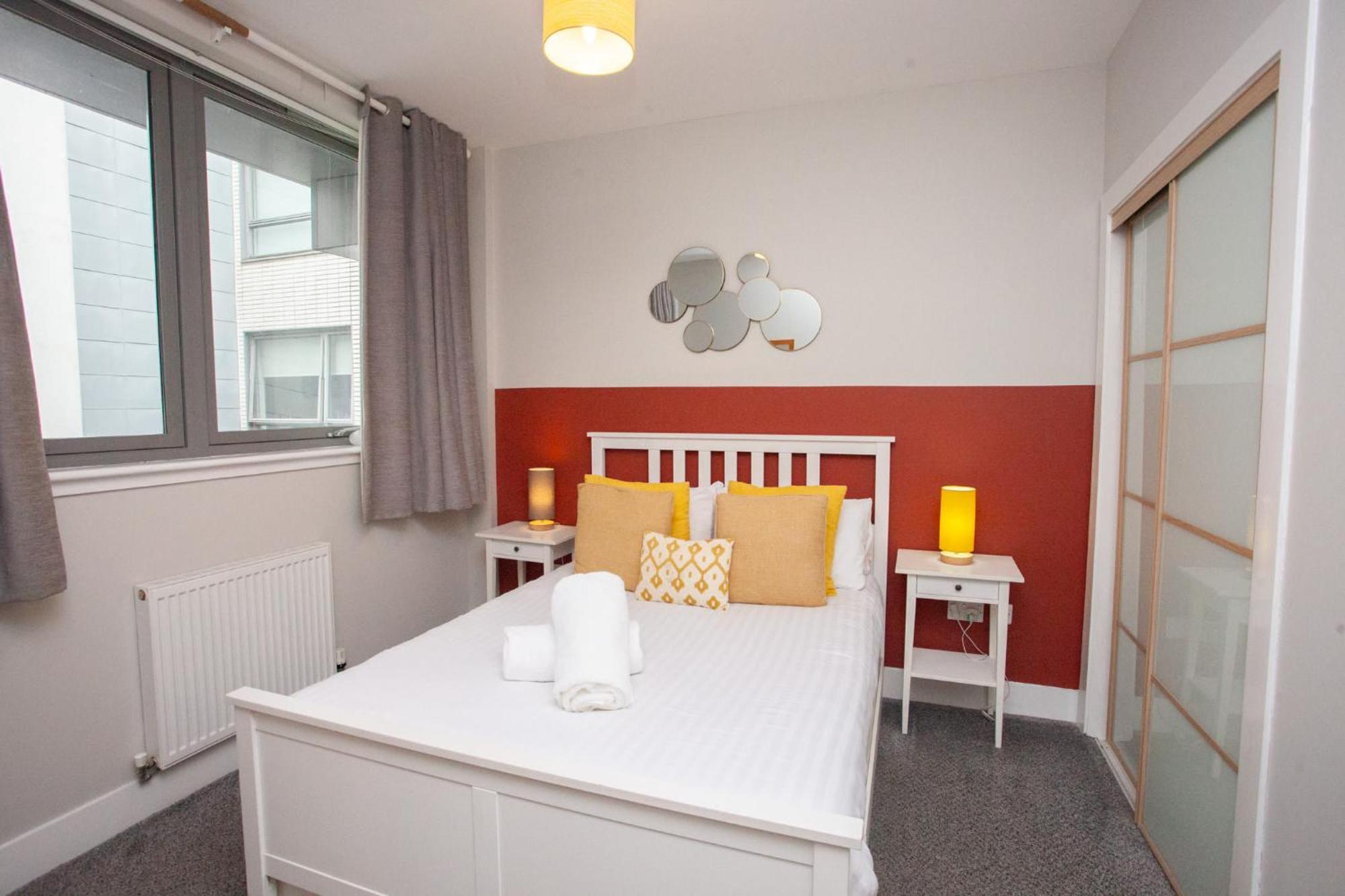 1 Bedroom Flat In The Heart Of Merchant Apartment Glasgow