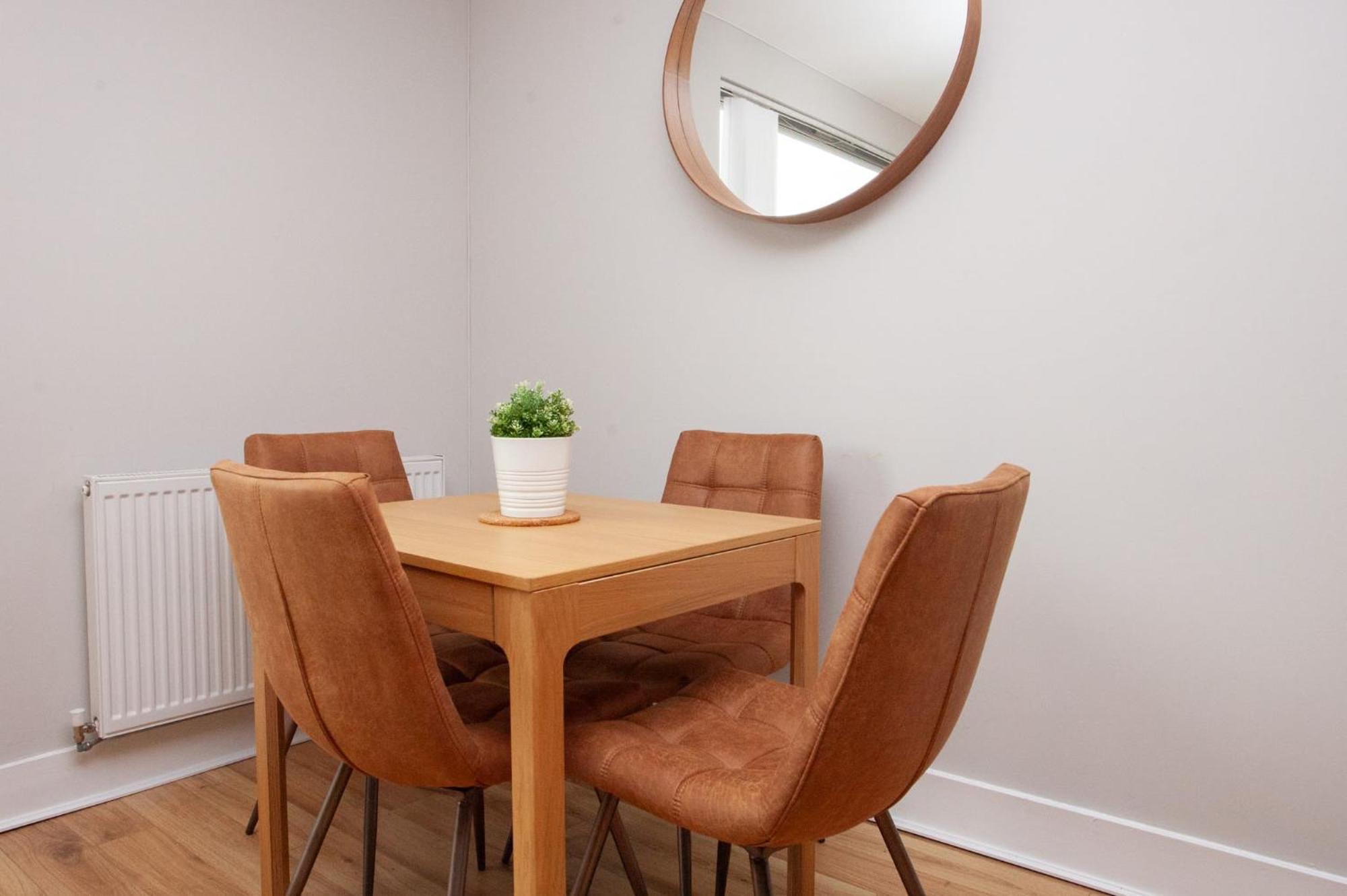 1 Bedroom Flat In The Heart Of Merchant Apartment