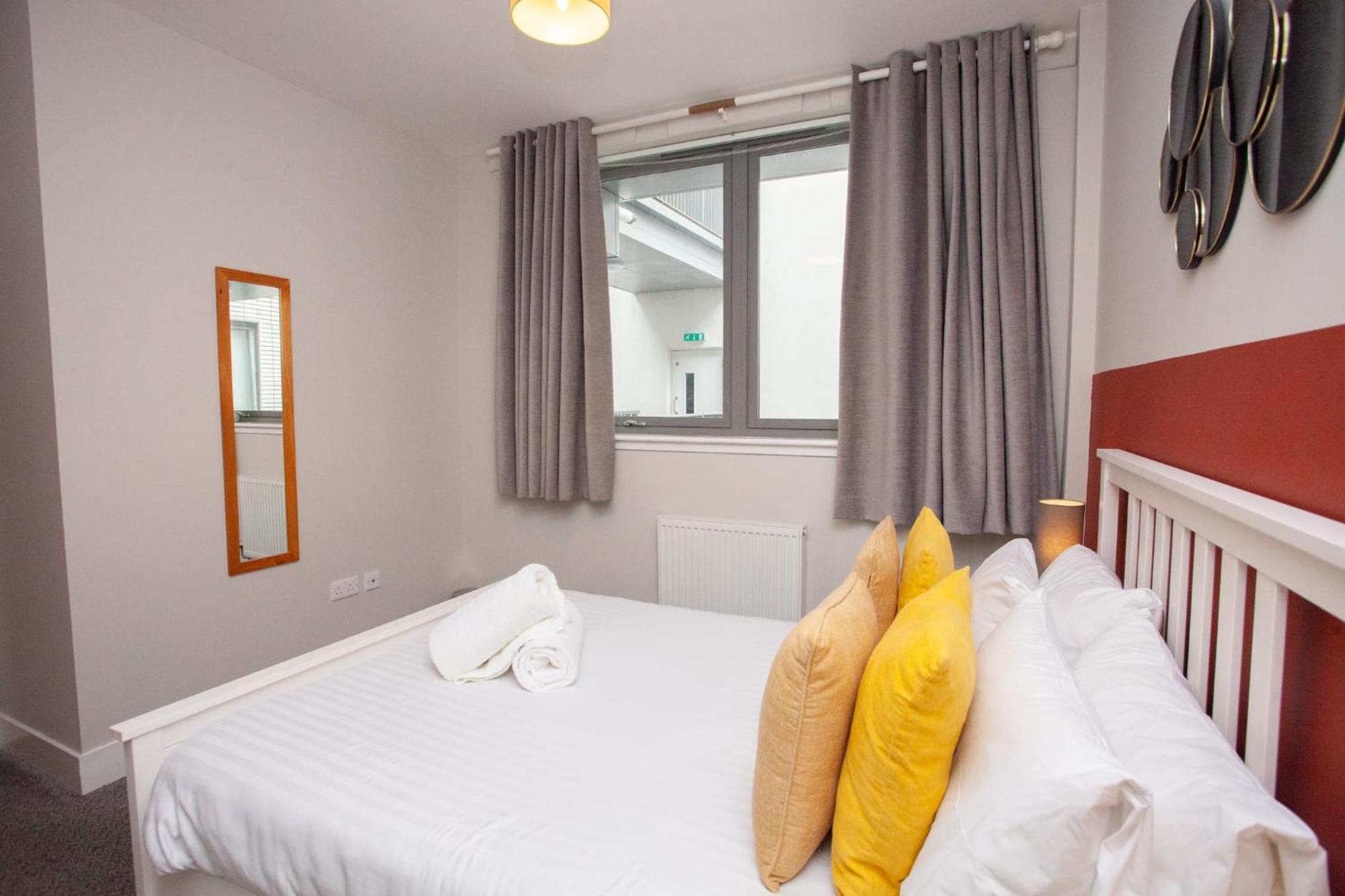 Apartment 1 Bedroom Flat In The Heart Of Merchant *