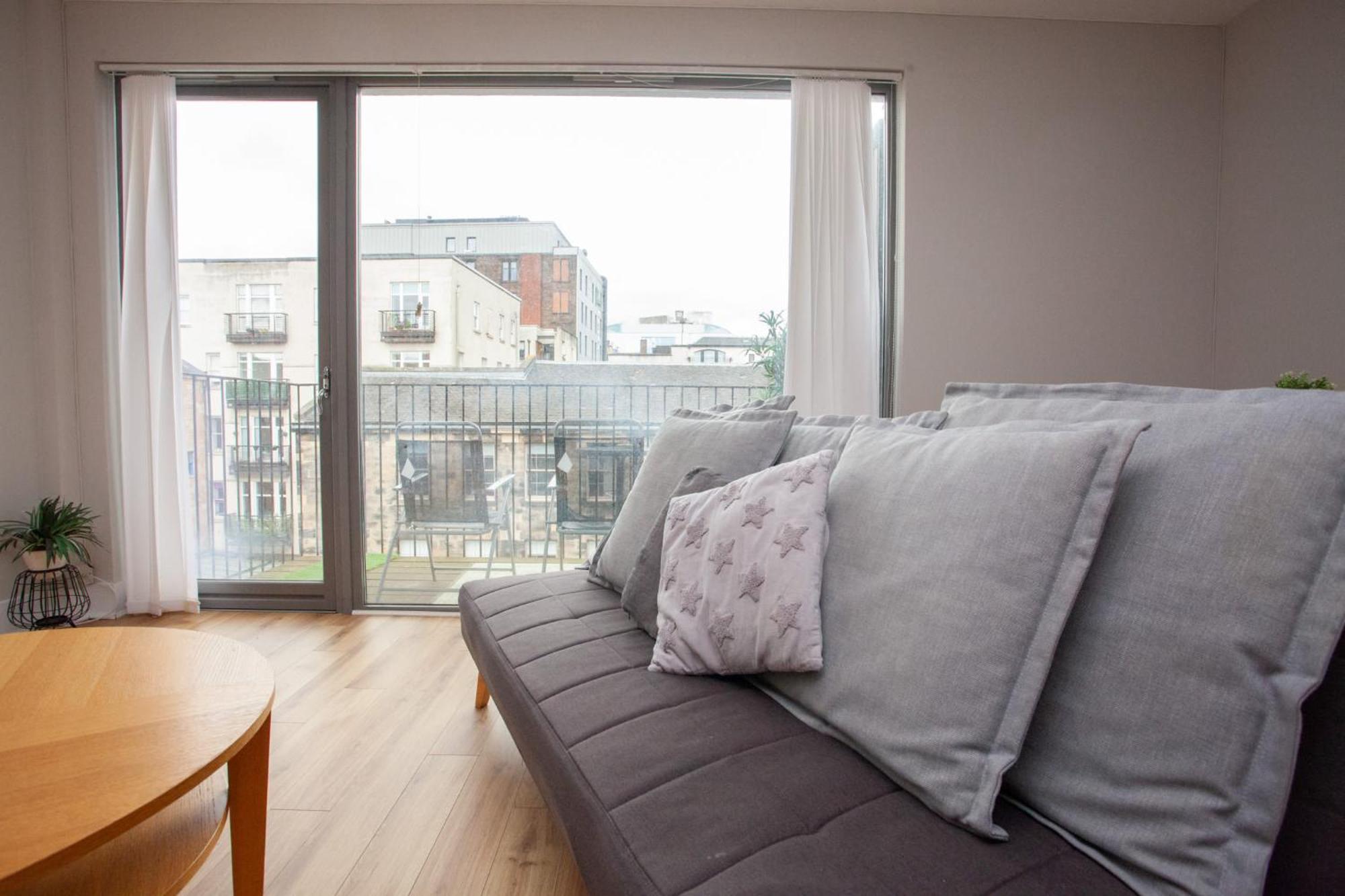 Apartment 1 Bedroom Flat In The Heart Of Merchant