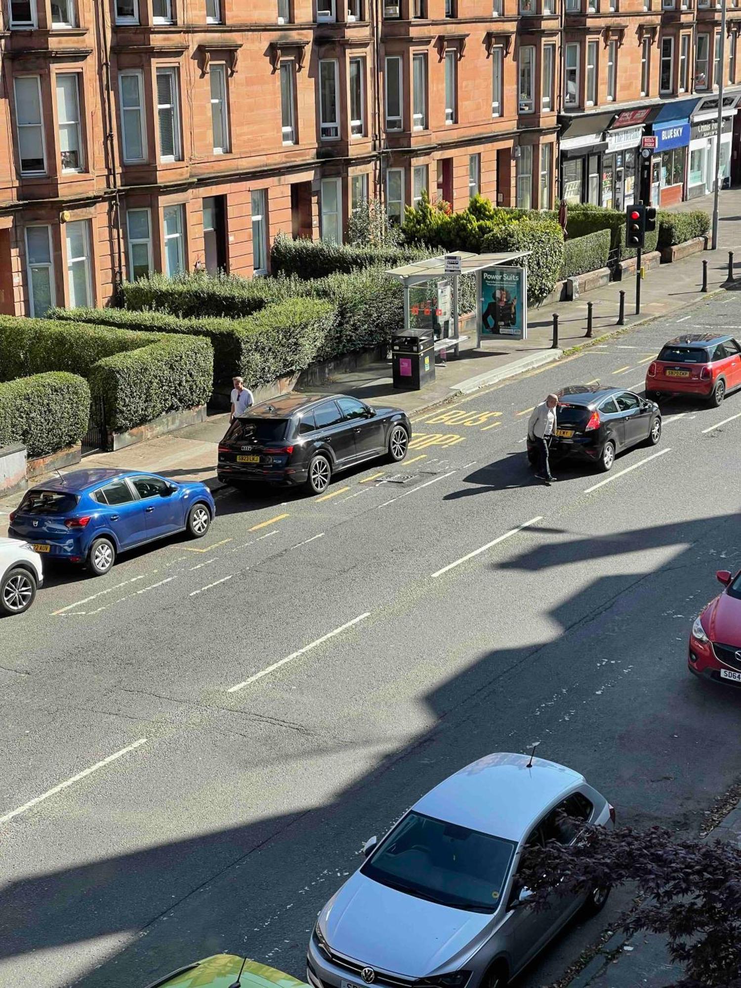 2 Bed West End Apartment Glasgow