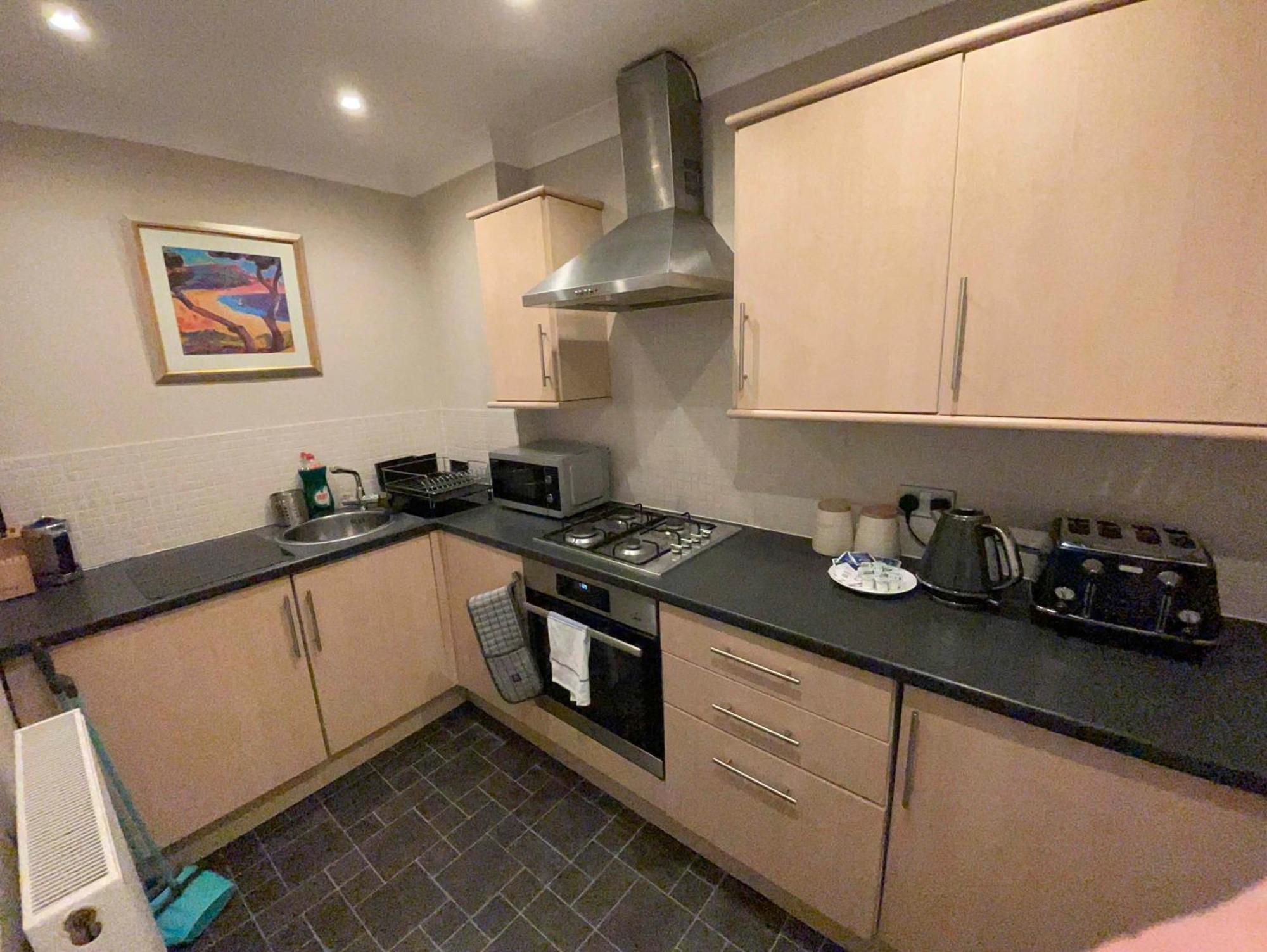 2 Bed West End * Glasgow