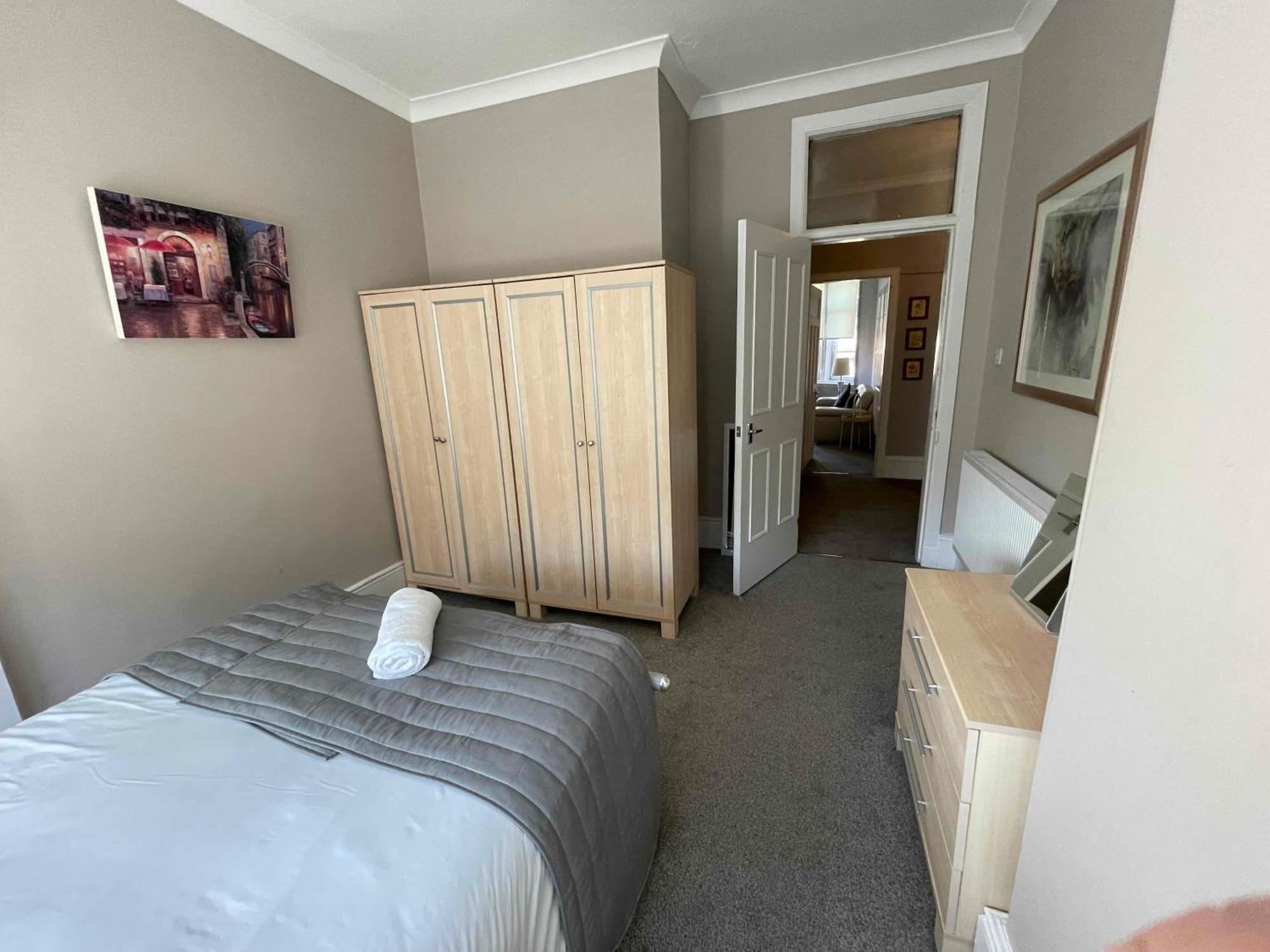 2 Bed West End * Glasgow