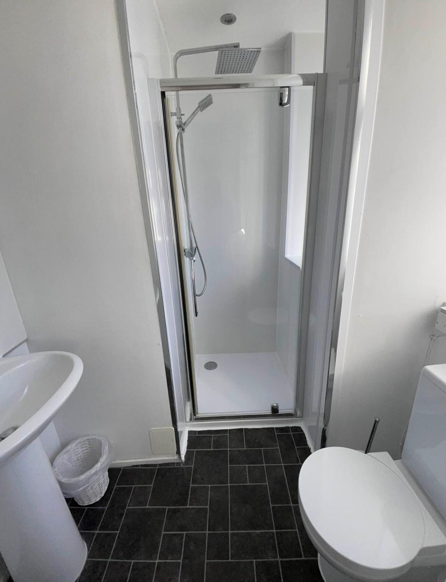 2 Bed West End Apartment Glasgow