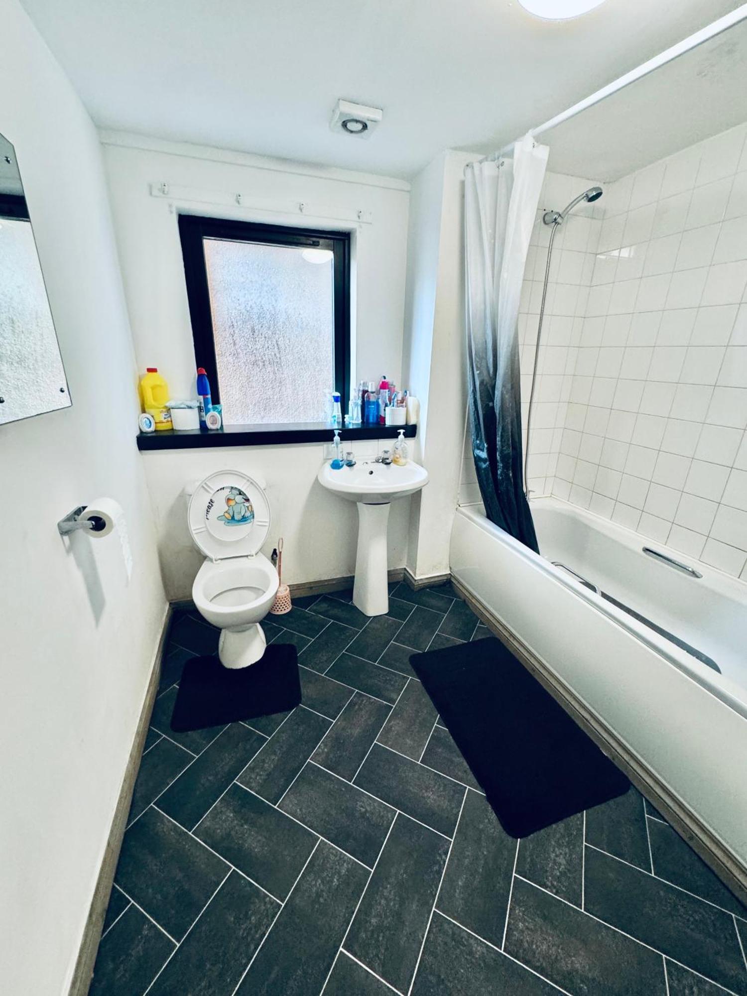 Cozy With A Comfy Double Bed Homestay Glasgow
