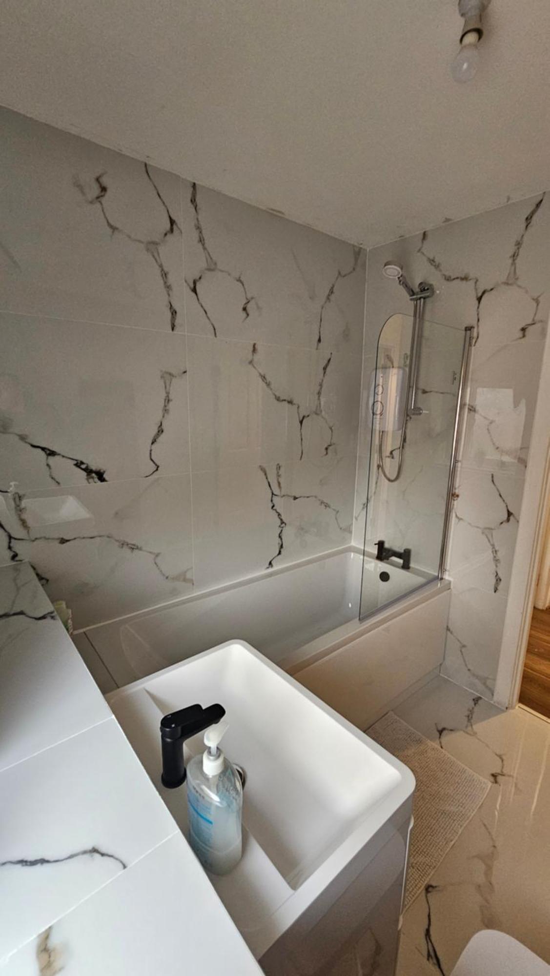 Silverburn New House With Free Parking And Garden Holiday home Glasgow