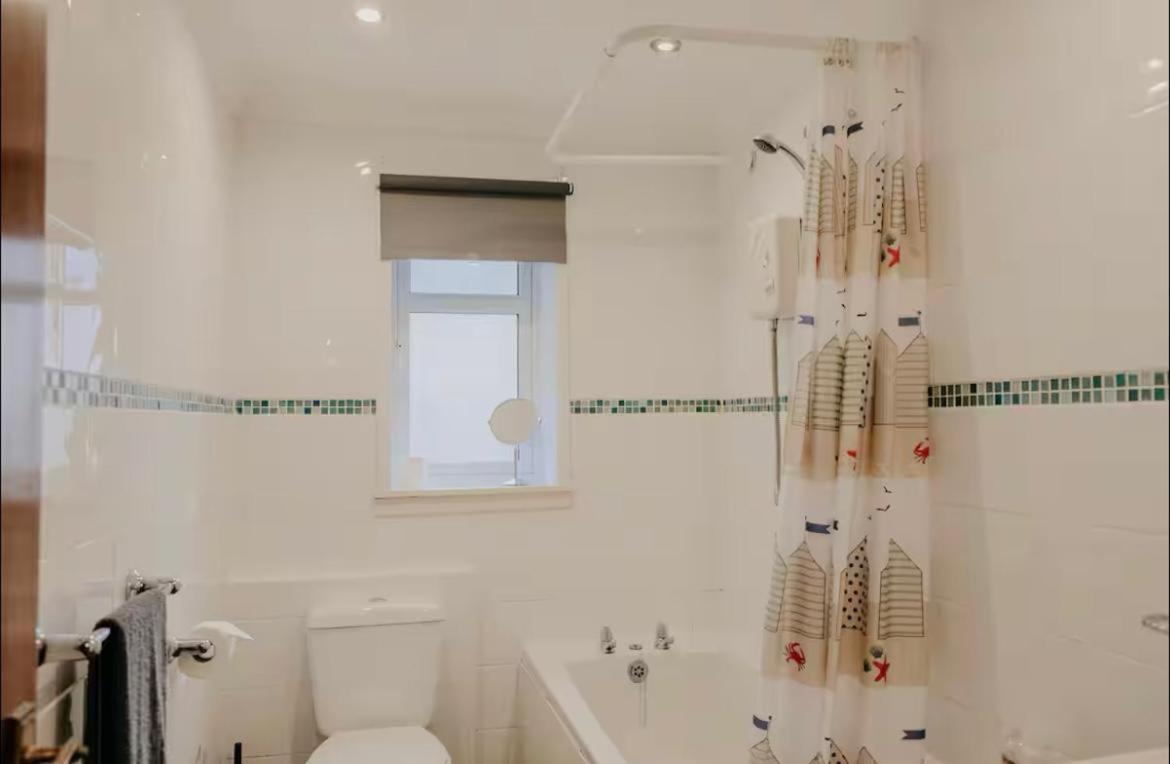 - 1 Bedroom Apartment