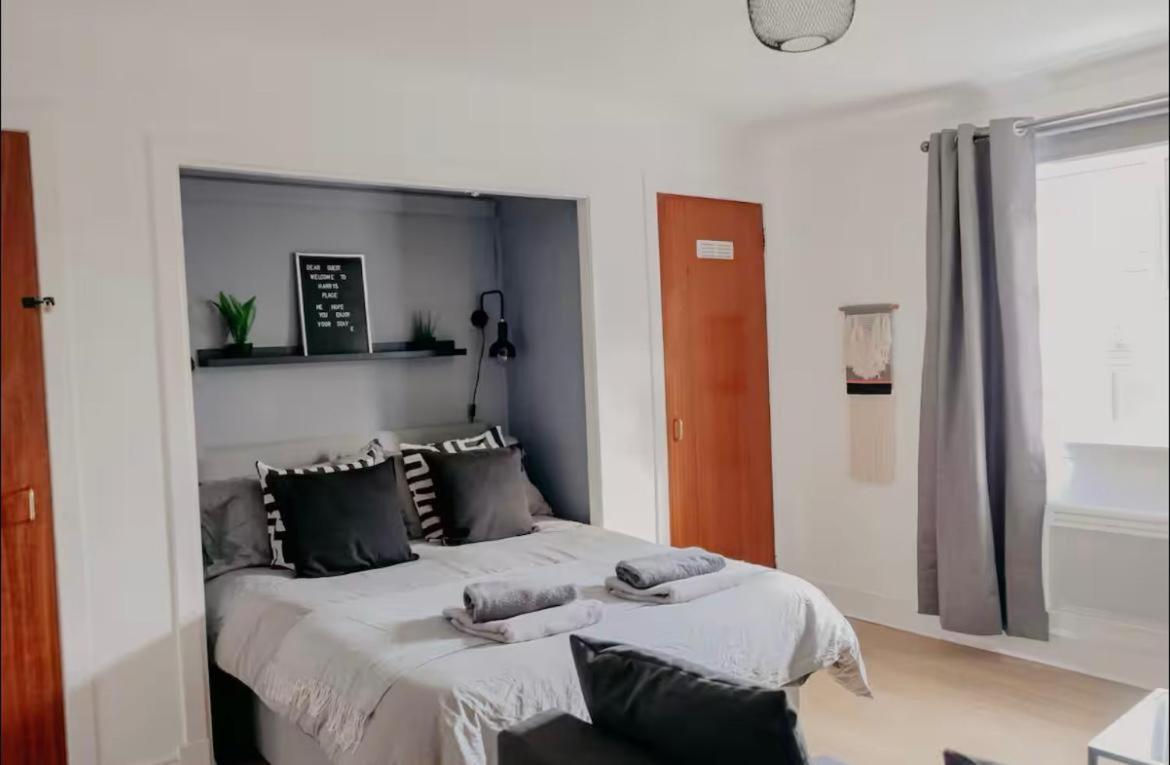 - 1 Bedroom Apartment Glasgow