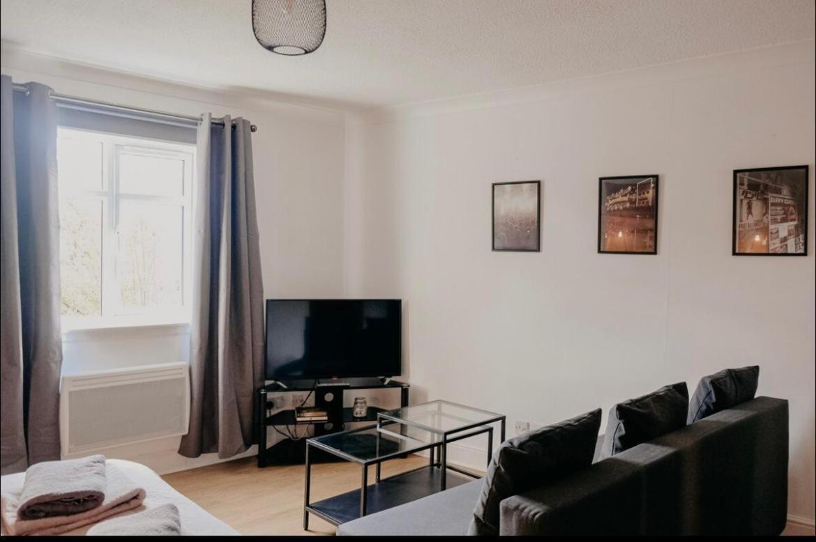 - 1 Bedroom Apartment *