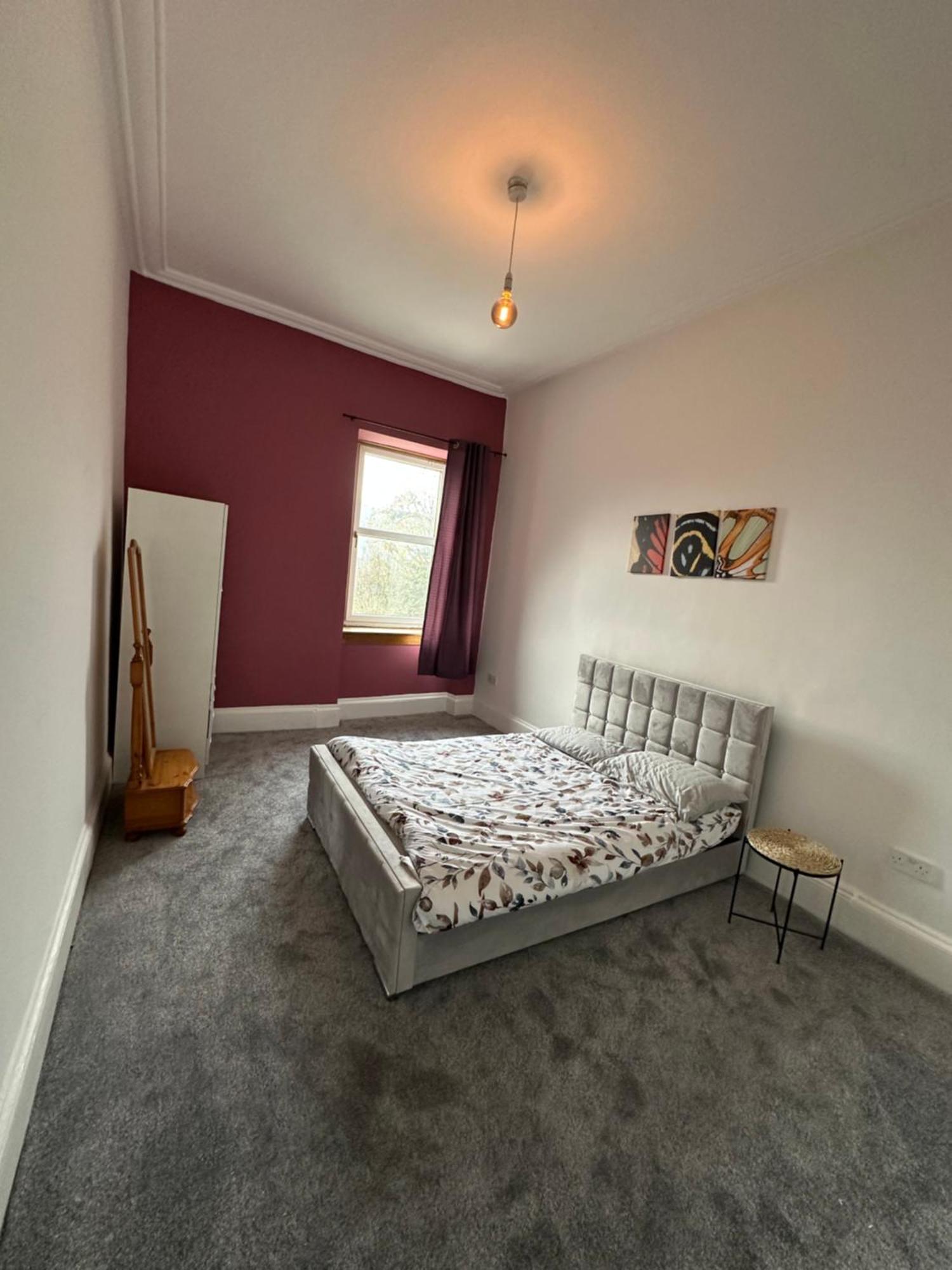 Spacious 5 Bedroom House Close To West End