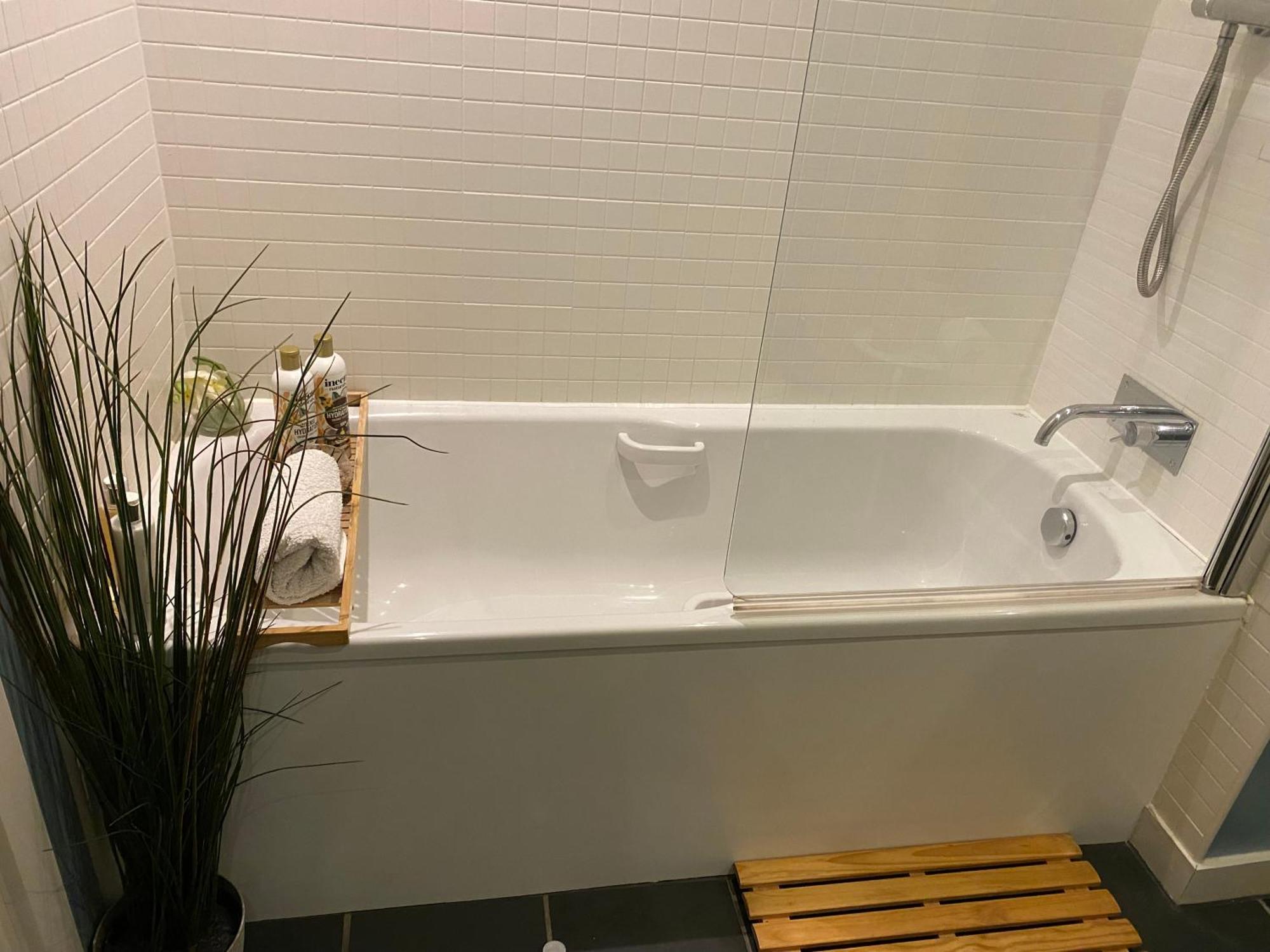 Apartment Metropolitan Nest - Easy Walk To Hydro & Secc Center