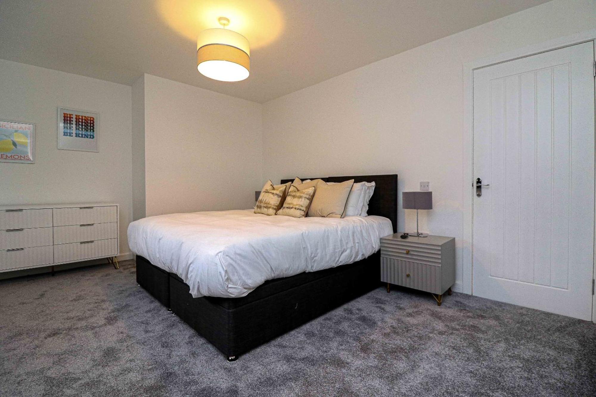 Wyndford Riverside House Holiday home *