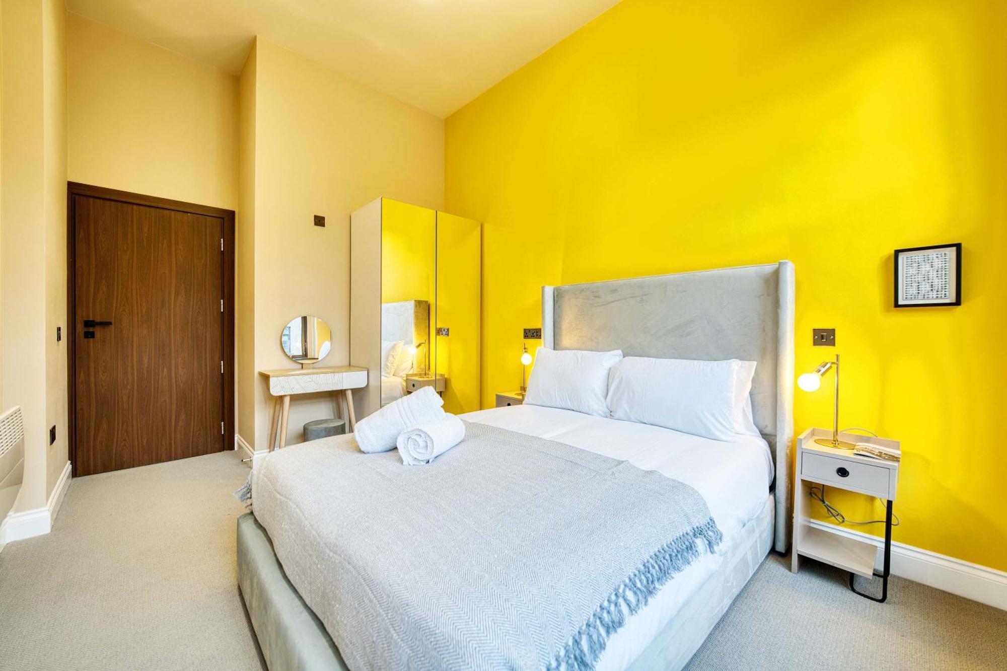 Spacious Station 2 Bed B3 Apartment Glasgow