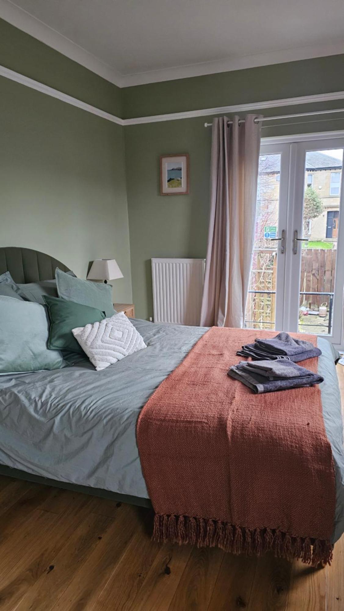Beautiful Self Contained With Garden