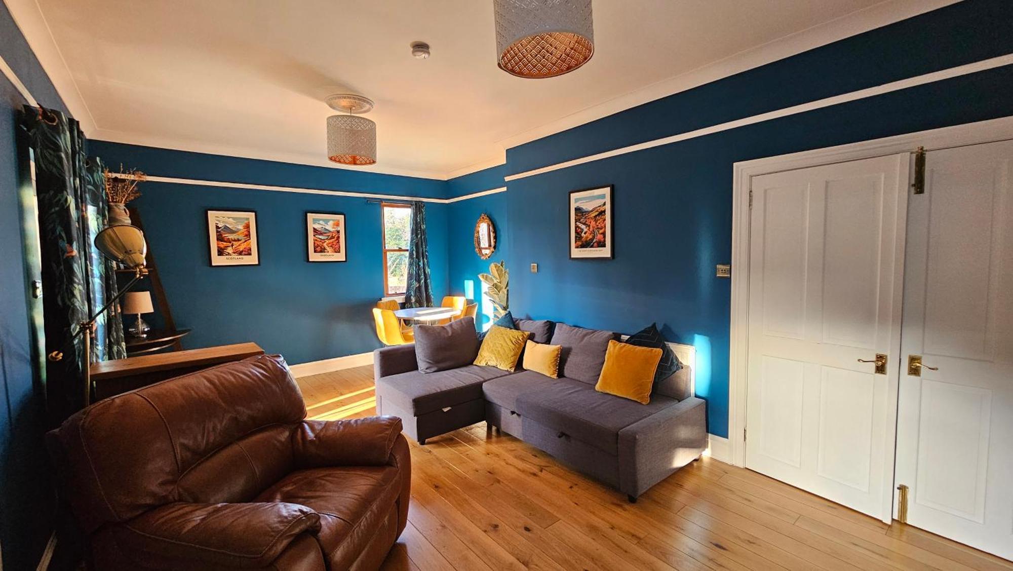 Beautiful Self Contained With Garden Apartment Glasgow
