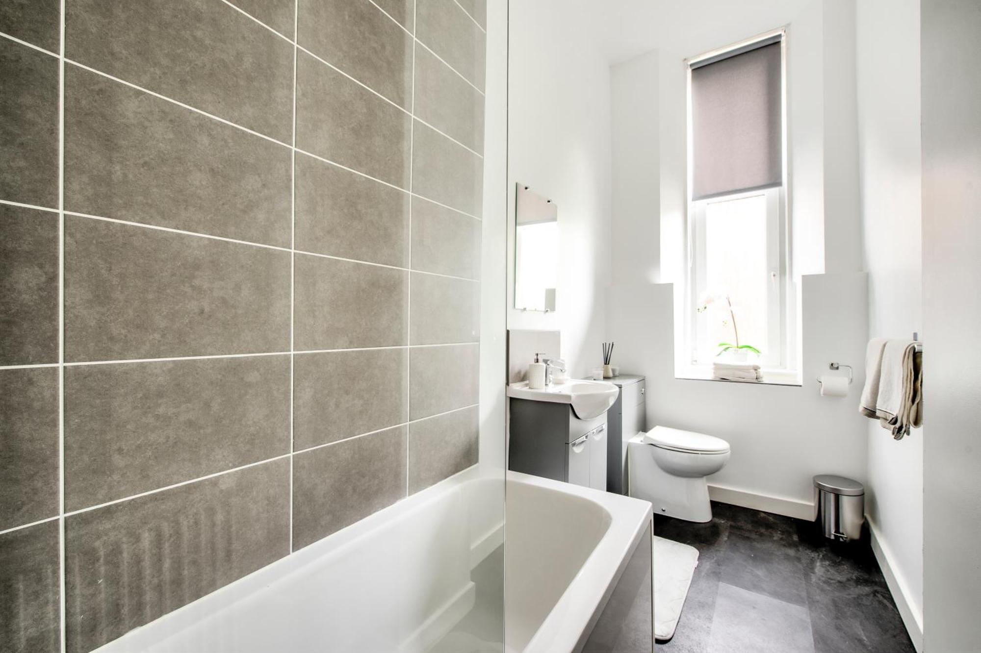 Two Bed Stylish In Heart Of West End