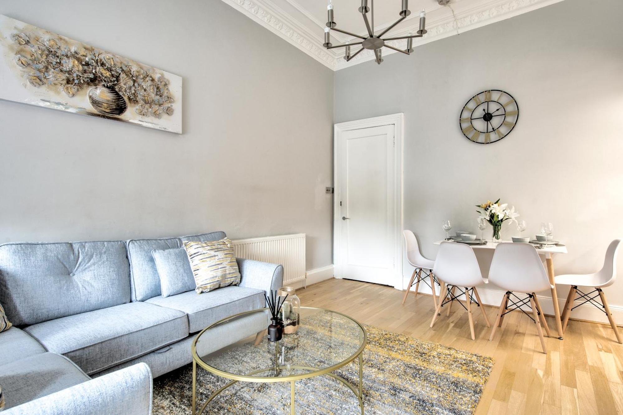Two Bed Stylish In Heart Of West End Glasgow