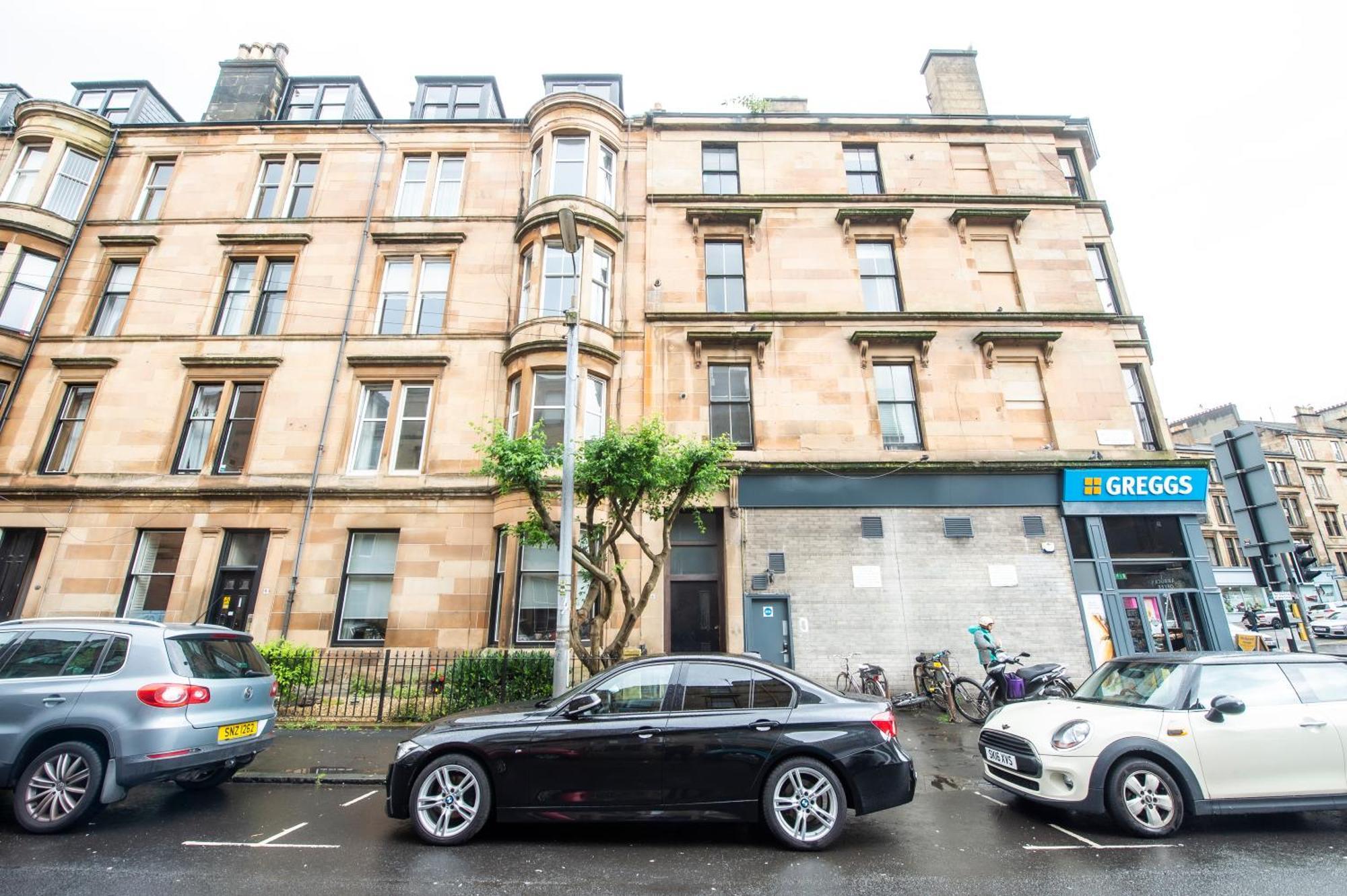 Two Bed Stylish In Heart Of West End Apartment