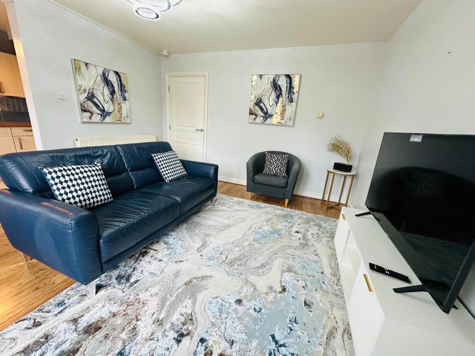 Apartment Outstanding Modern Flat Luxury King Bed