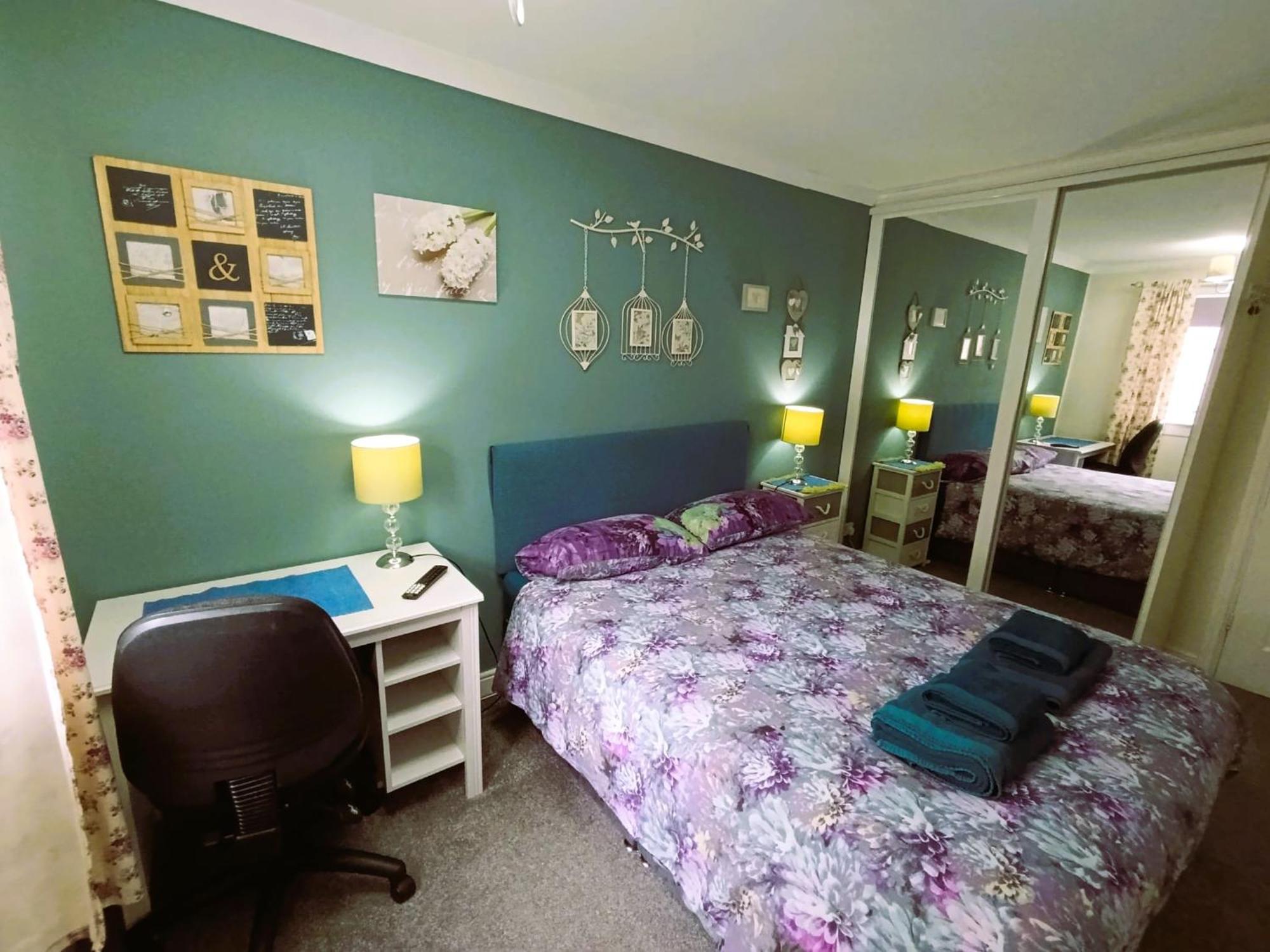 Double In Riverside - B Homestay Glasgow
