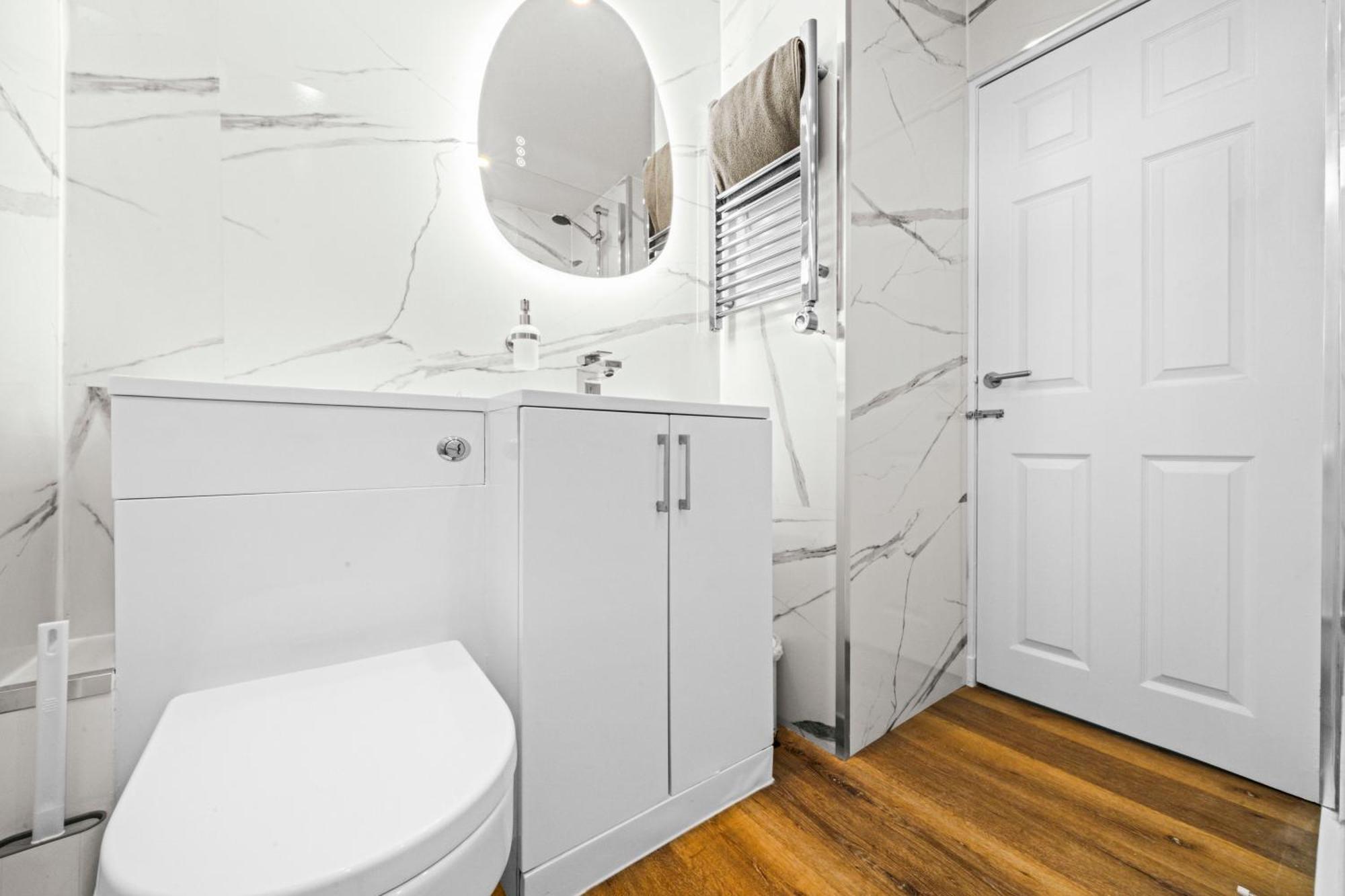 One Bed In The Heart Of Apartment