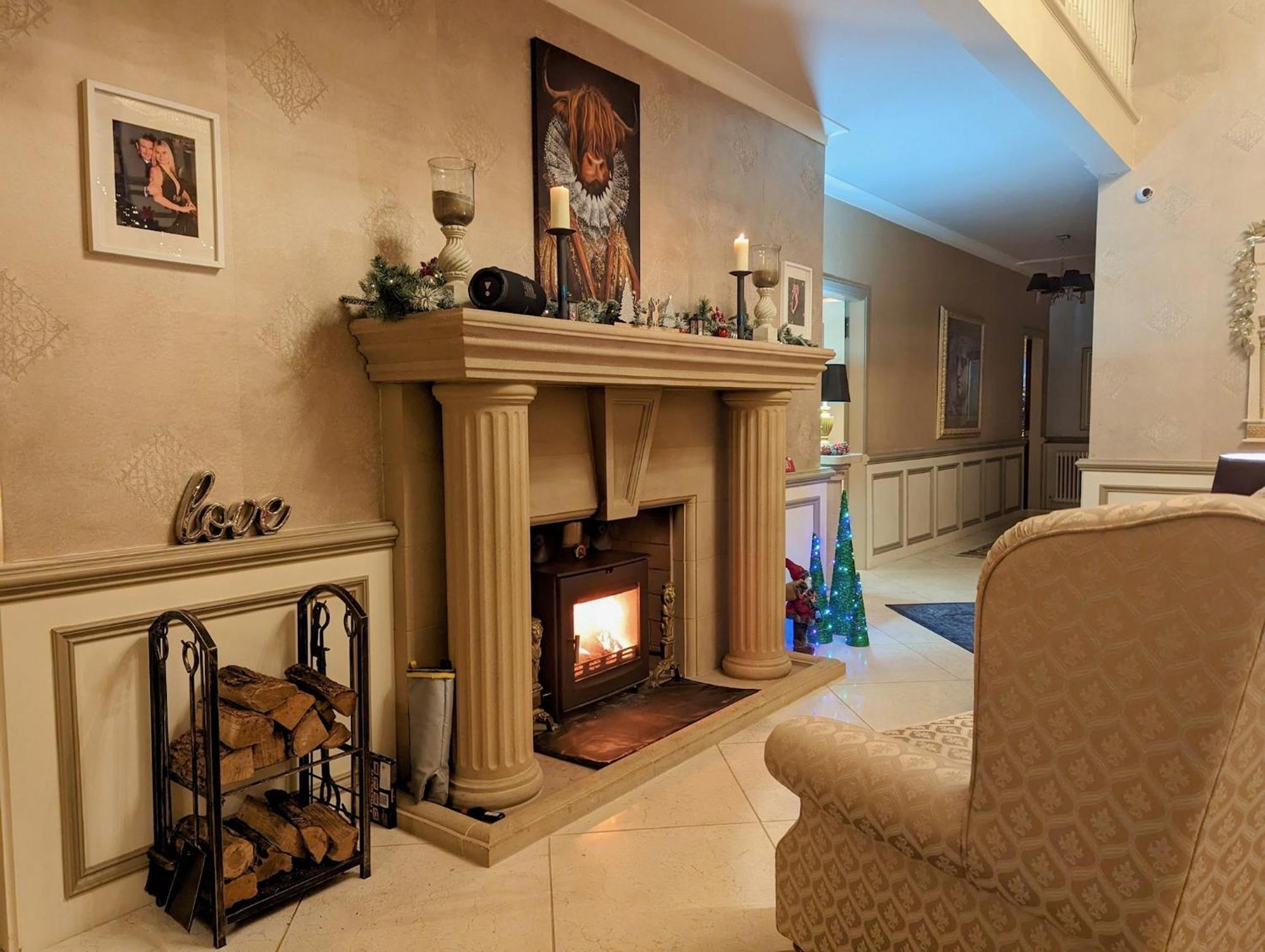 Finn Village Loch Lomond - The Black With Private Jacuzzi-style Bath * Drymen