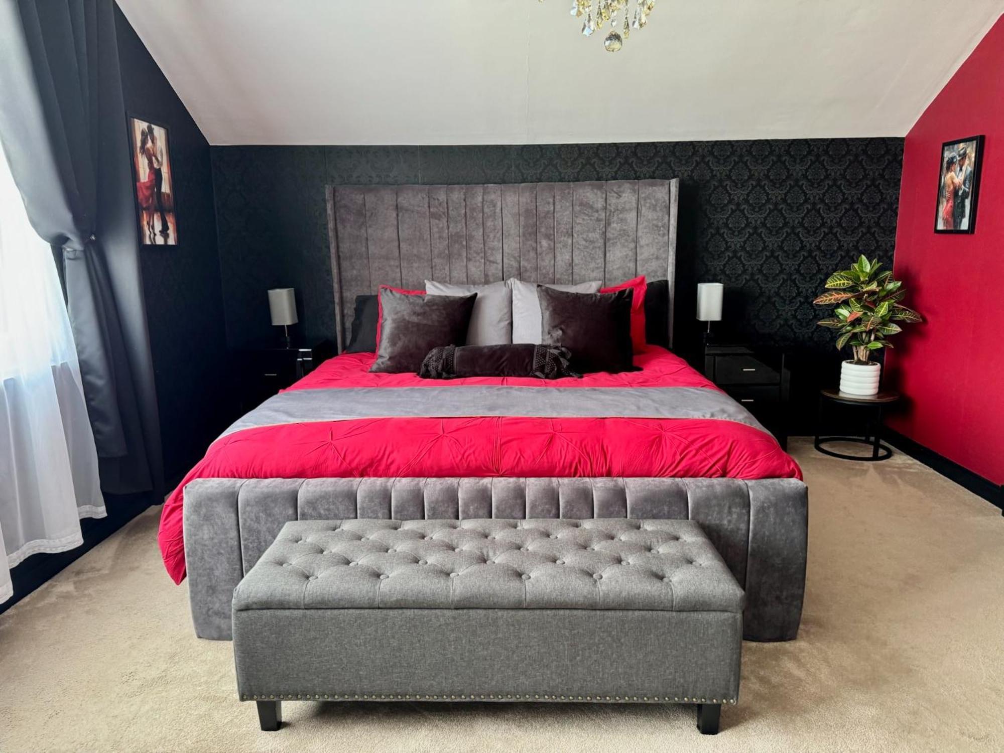 Homestay Finn Village Loch Lomond - The Black With Private Jacuzzi-style Bath