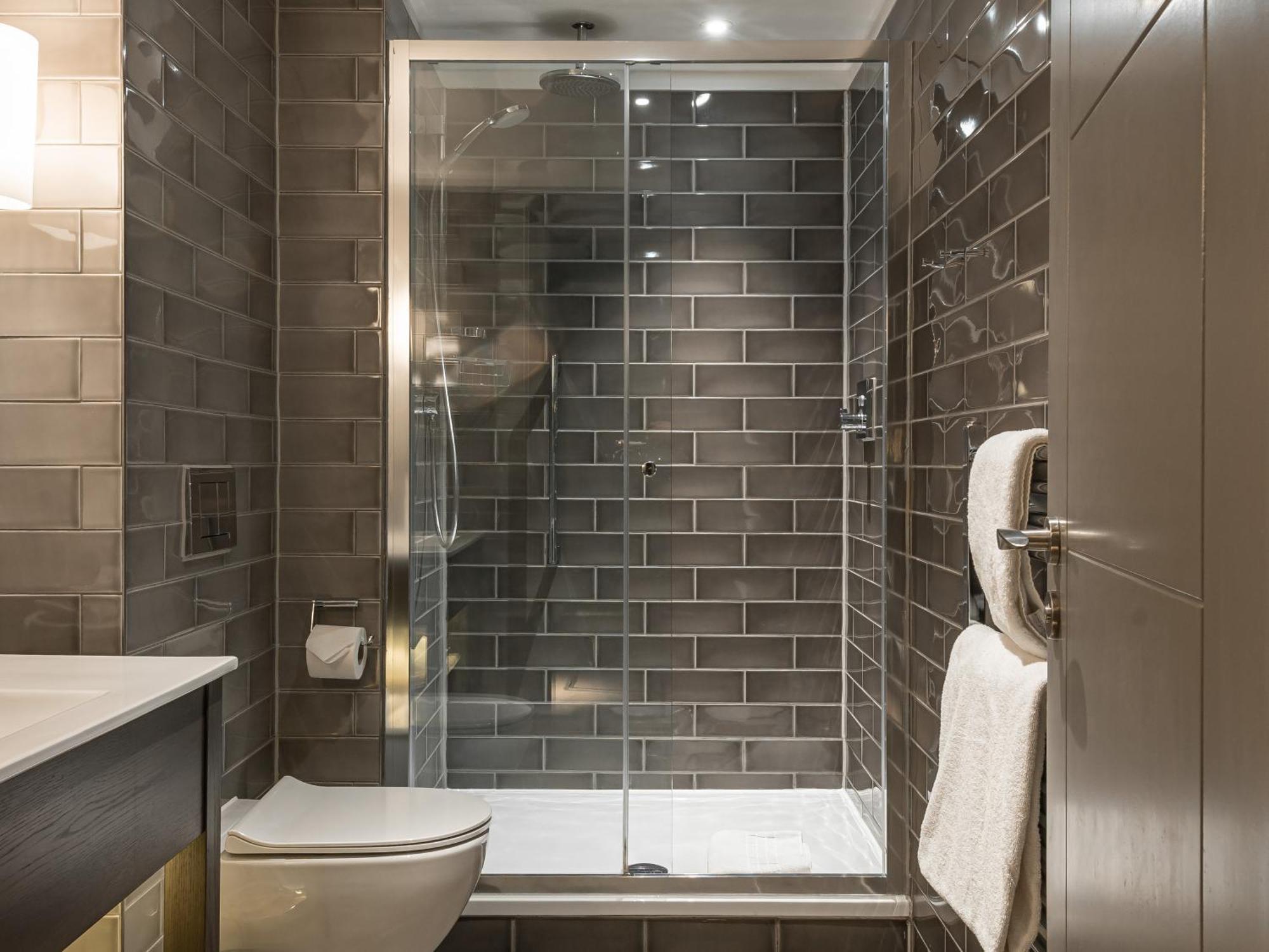 Dakota Glasgow 4*