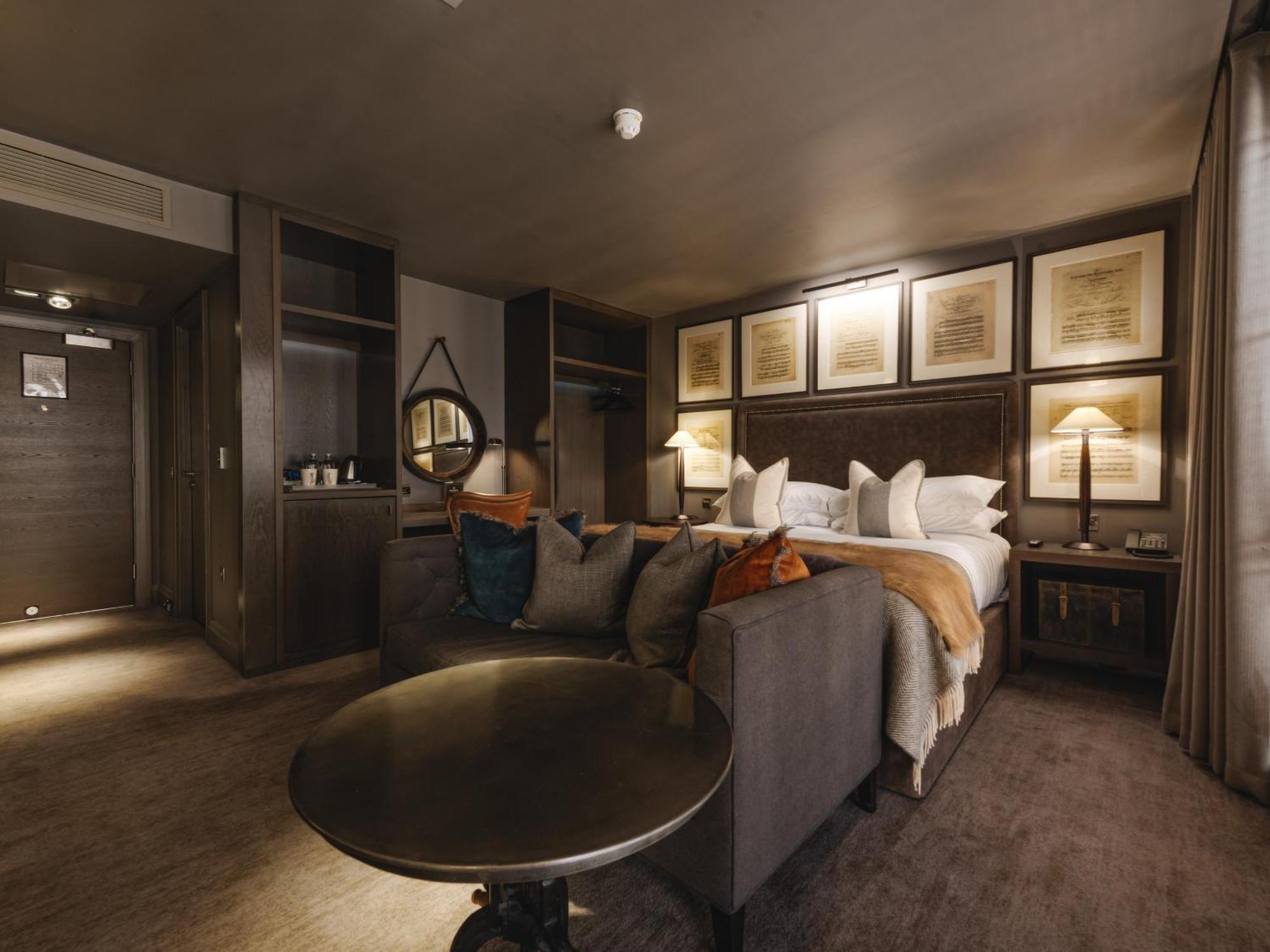 Hotel Dakota Glasgow 4*