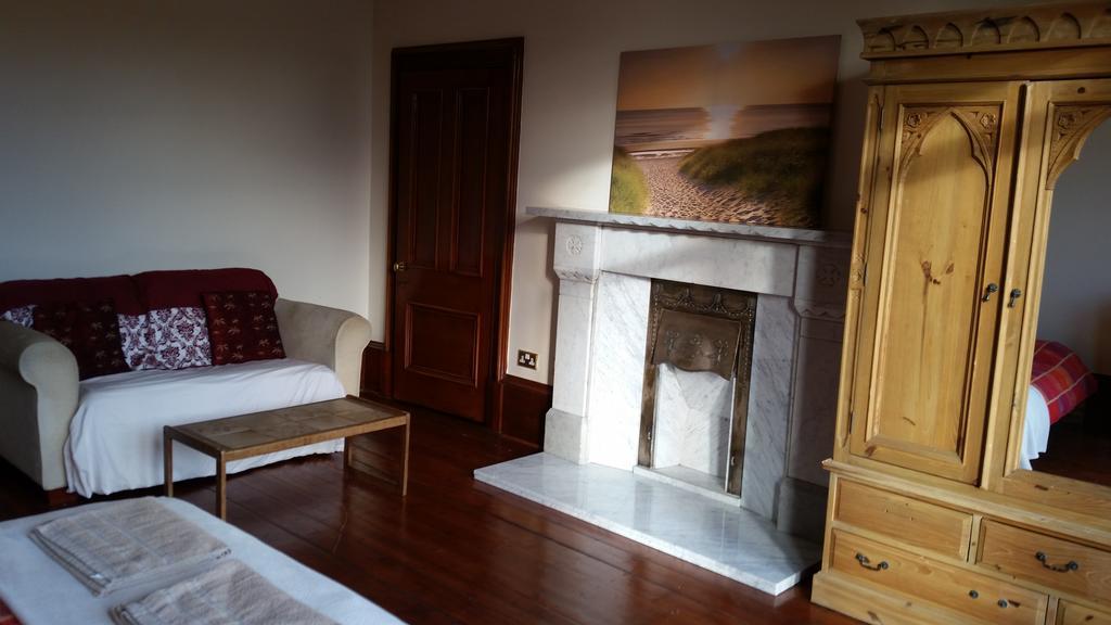 Apartment Broompark House